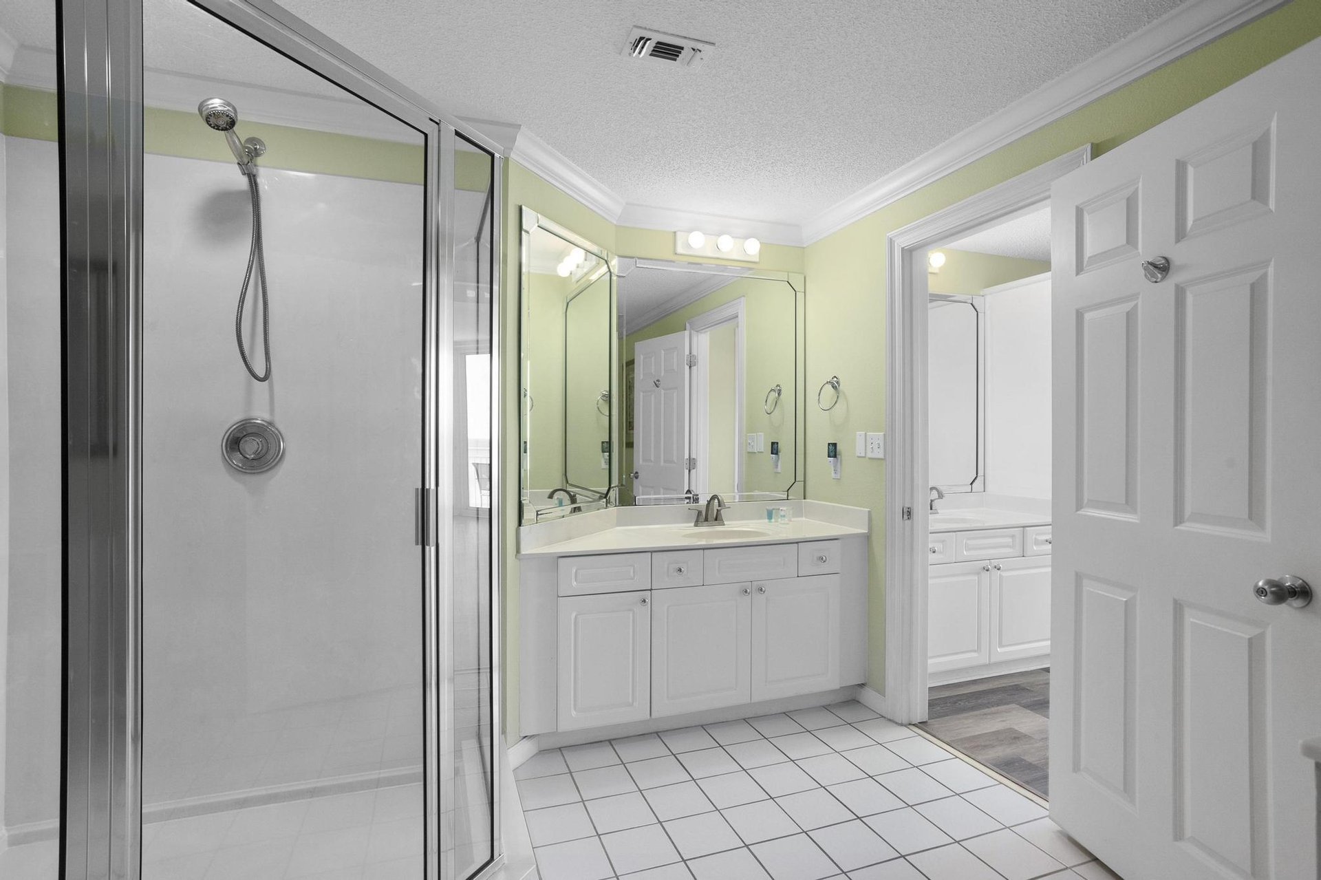 The Pearl of Navarre 303  Seas the Day 26