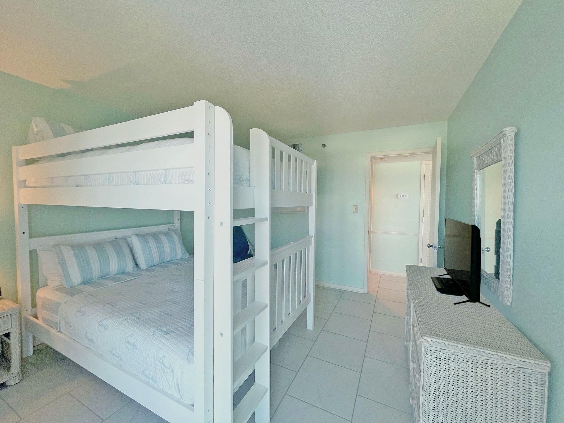 Tristan Towers 5B 15