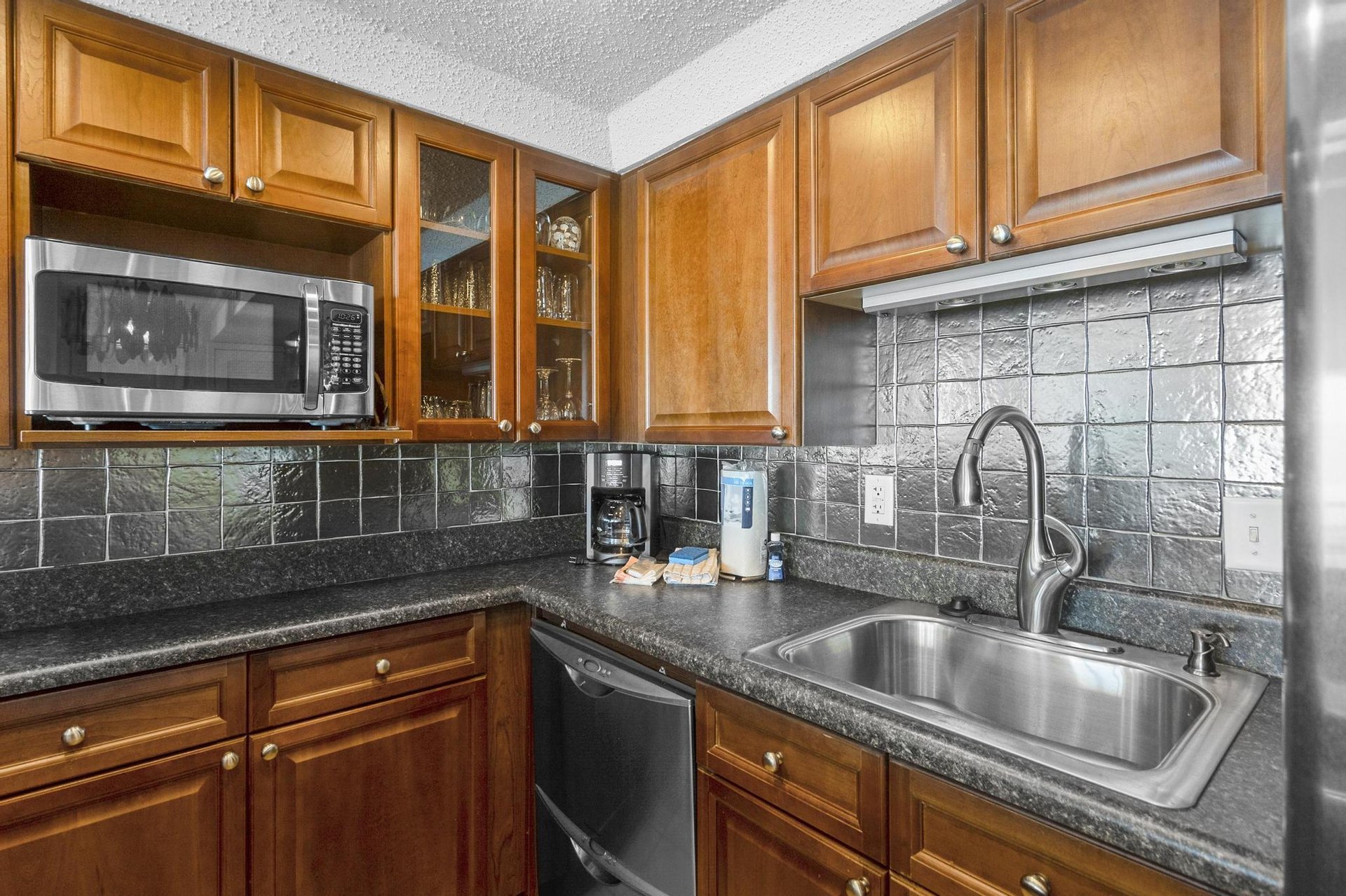 Sabine Yacht and Racquet Club 9D 9