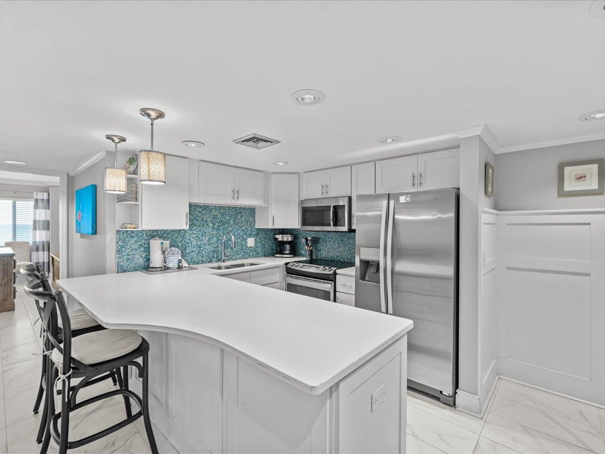 Holiday Surf and Racquet Unit 302 27