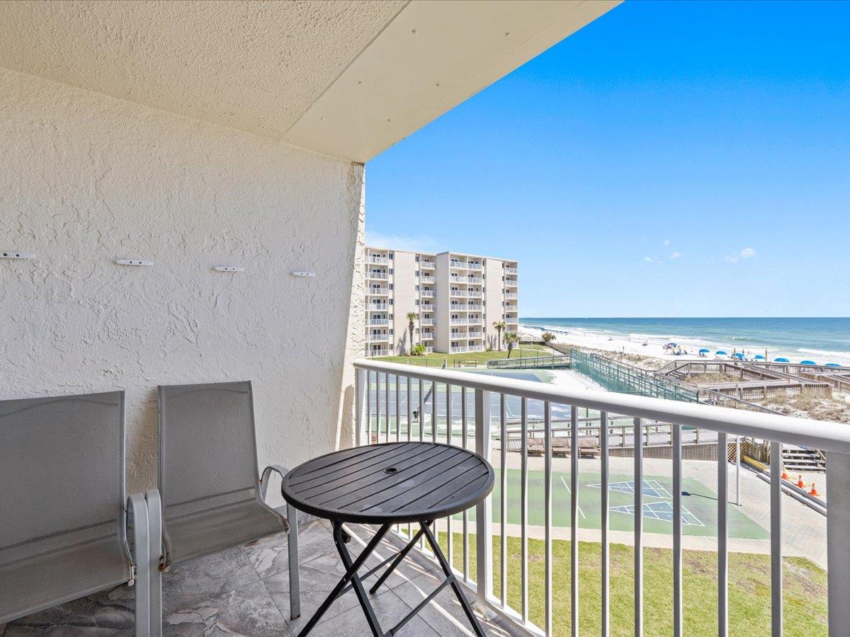 Holiday Surf and Racquet Unit 302 45