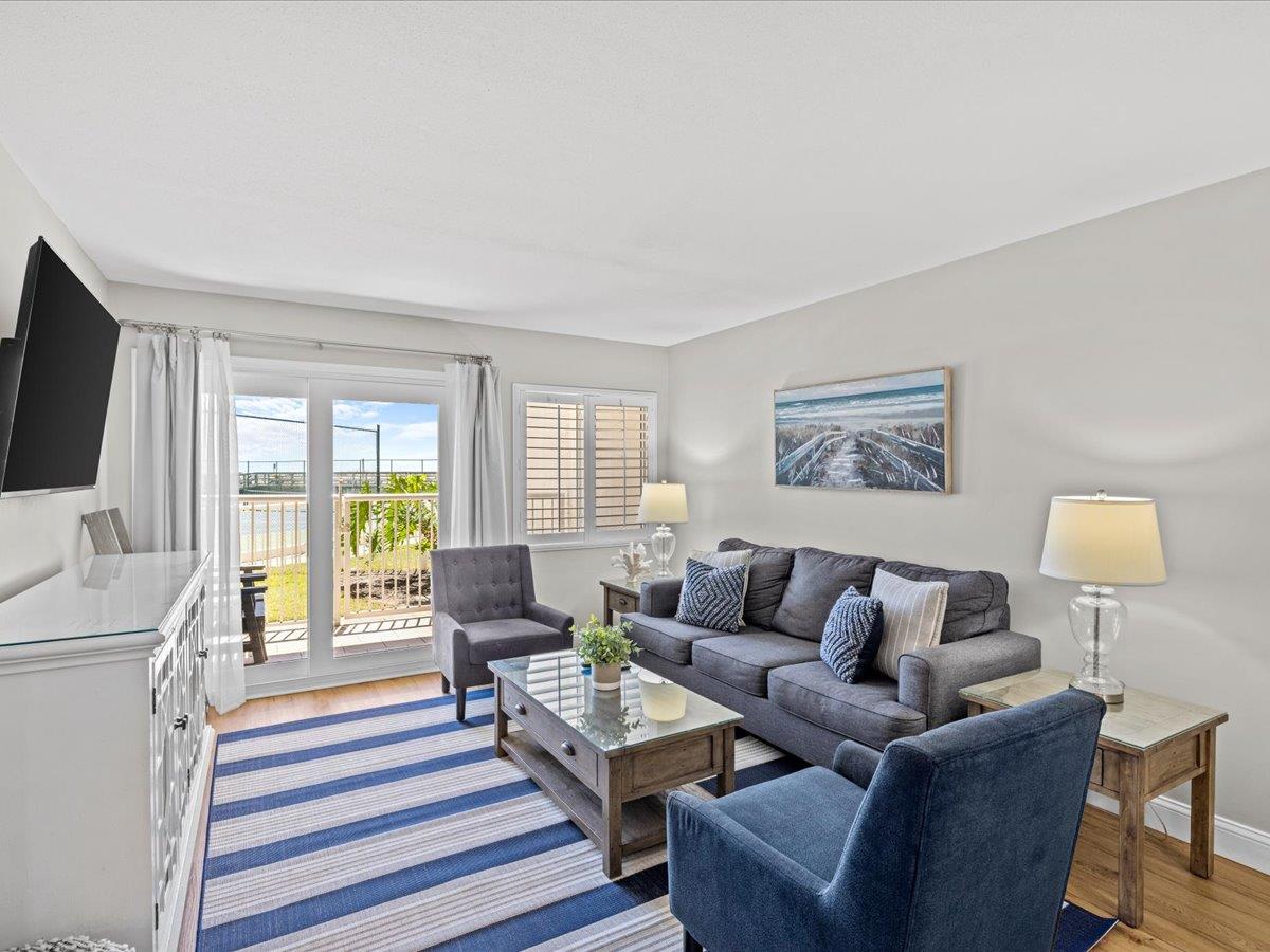 Holiday Surf and Racquet Unit 107 9