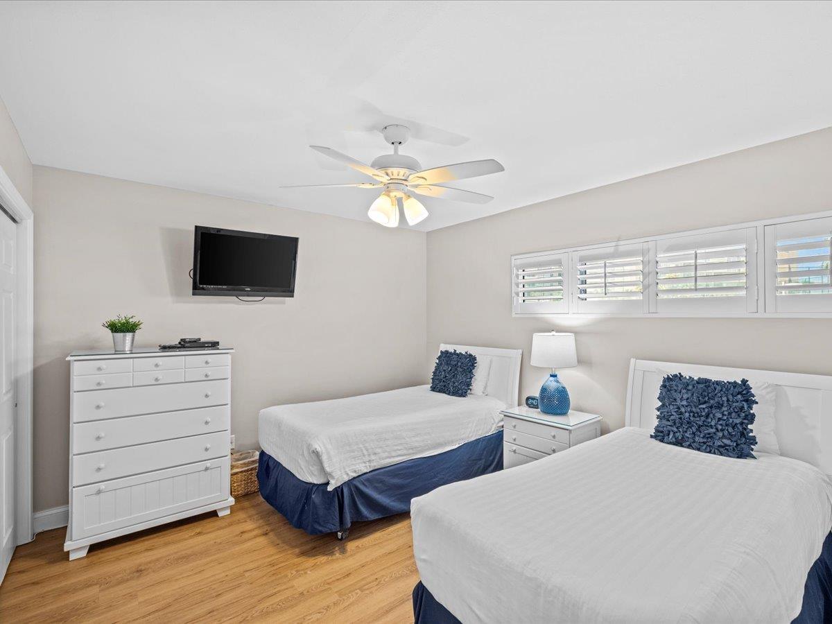 Holiday Surf and Racquet Unit 107 20