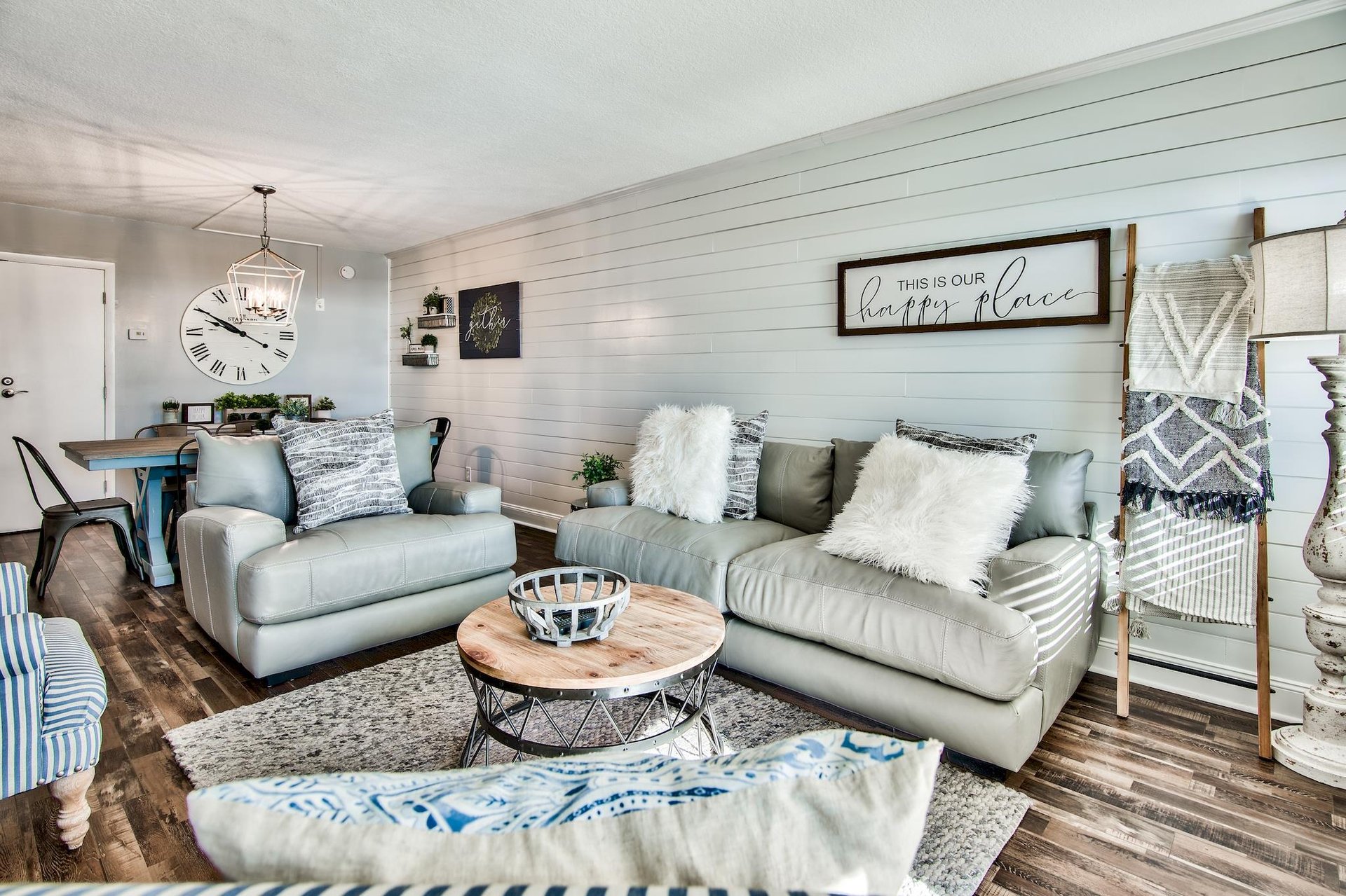 Holiday Surf and Racquet Unit 211 16