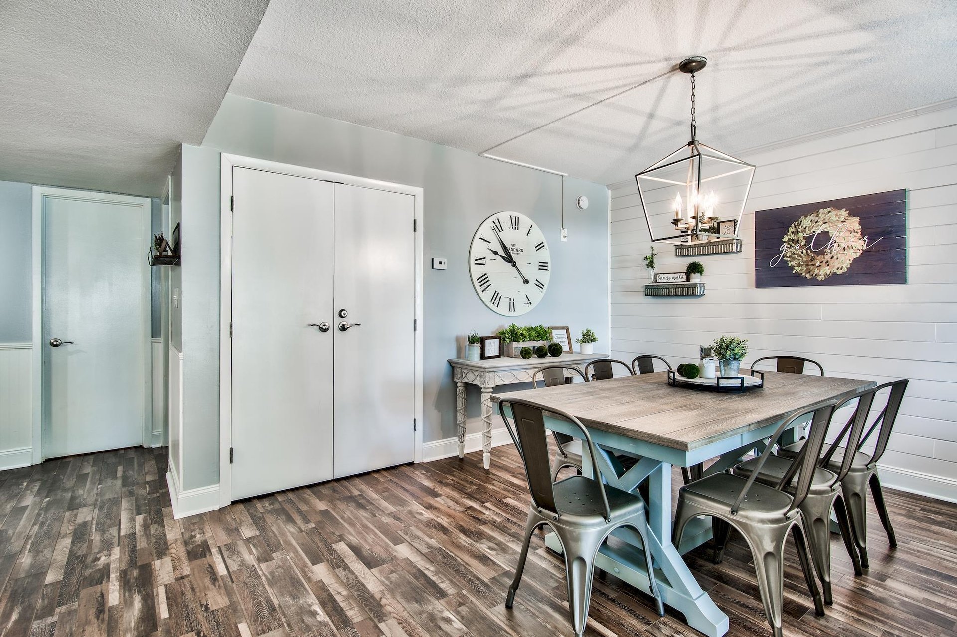 Holiday Surf and Racquet Unit 211 17