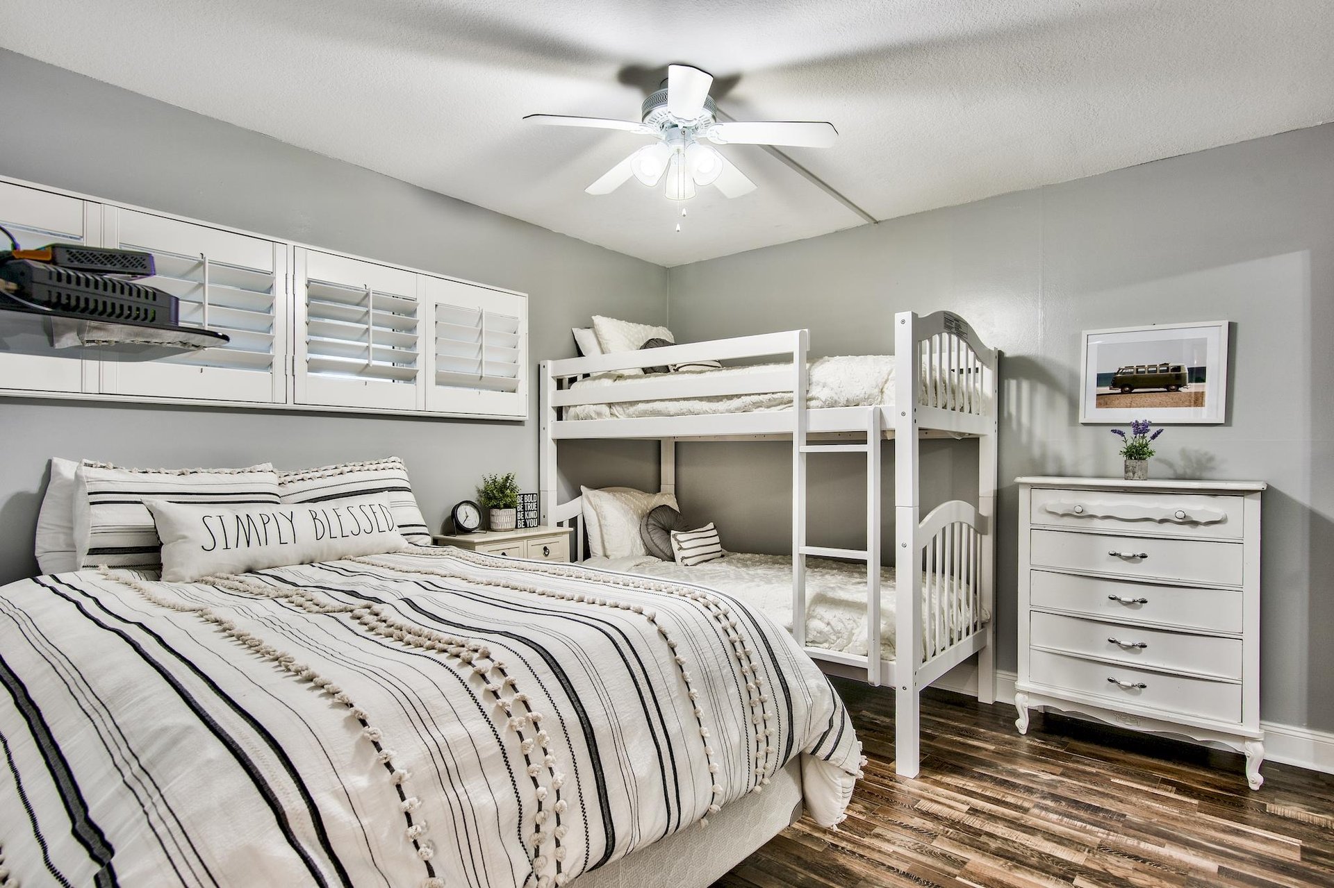 Holiday Surf and Racquet Unit 211 24