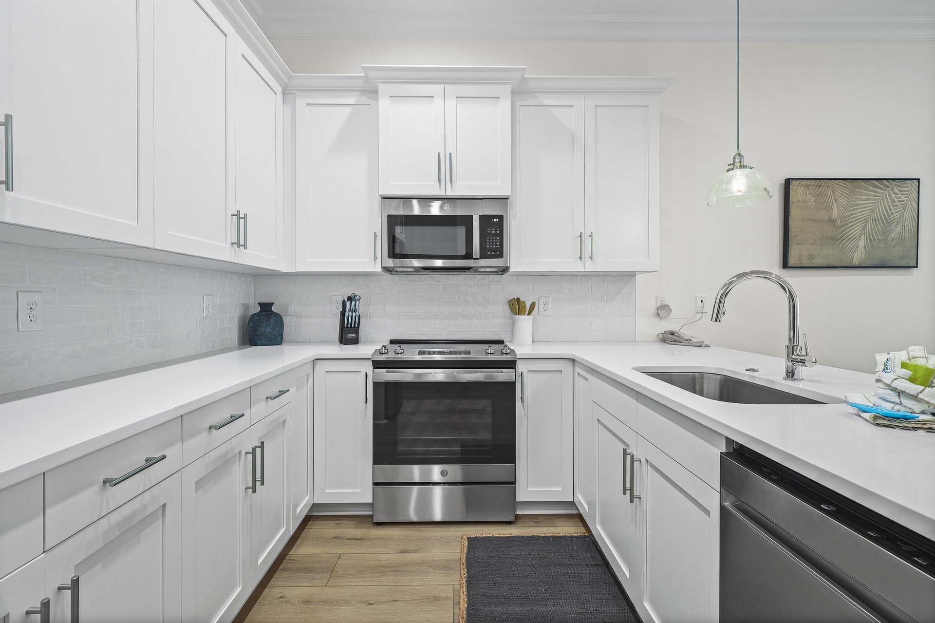 Pelican Place Cottages  D 12