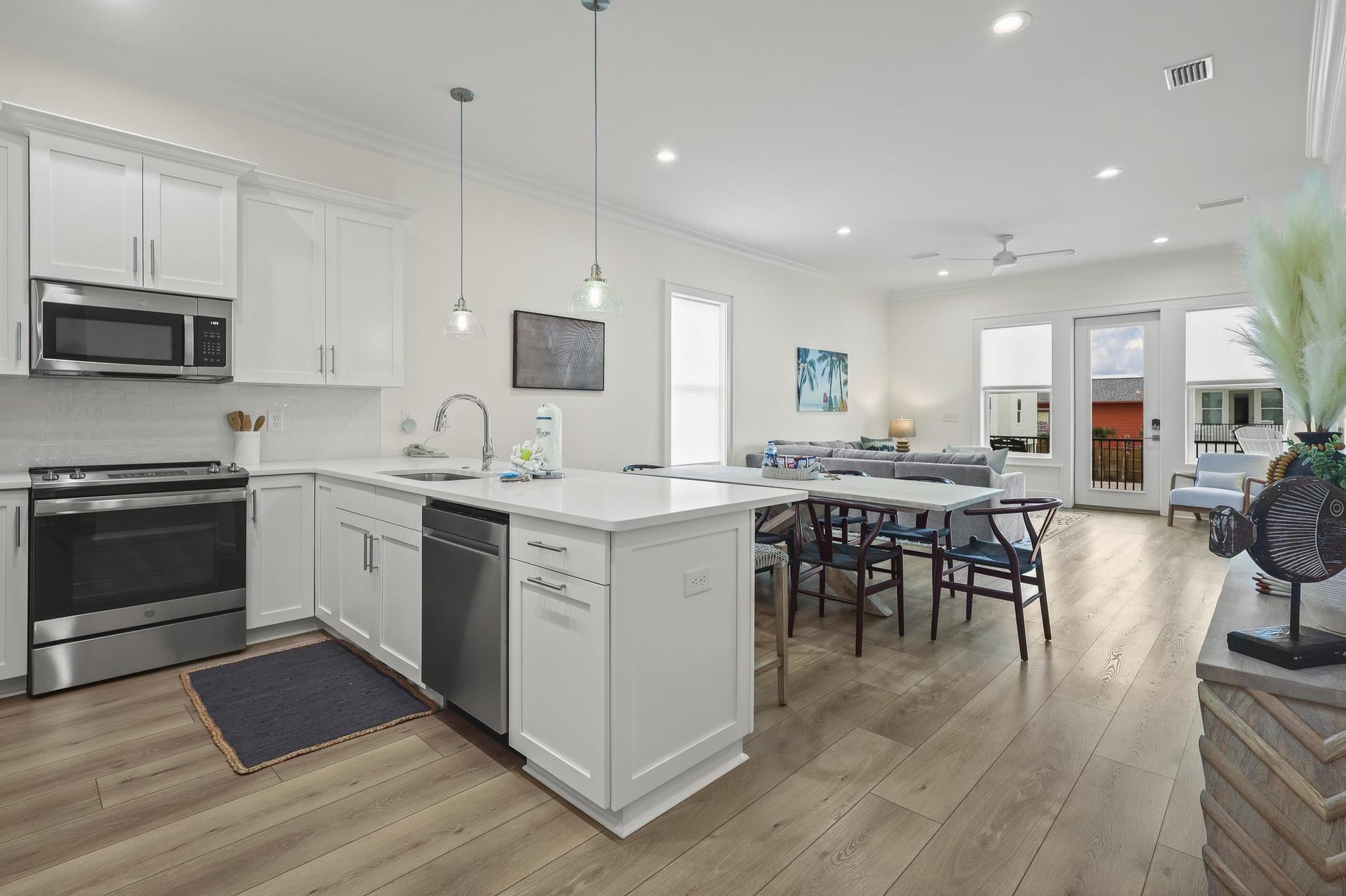 Pelican Place Cottages  D 13