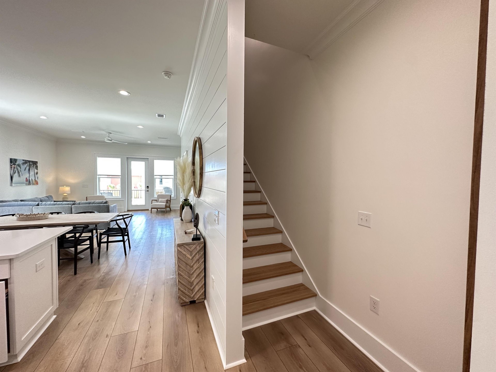 Pelican Place Cottages  D 16