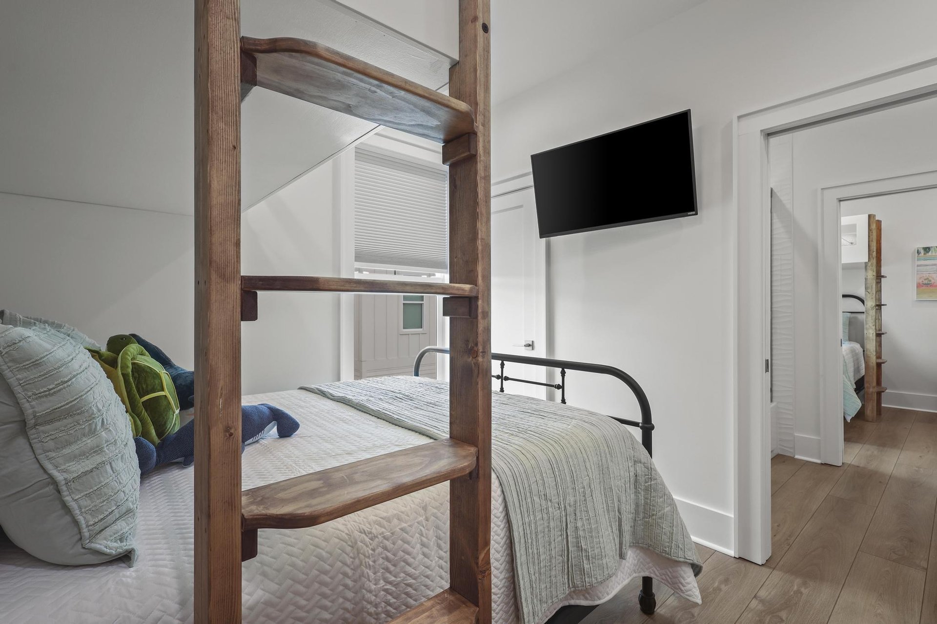 Pelican Place Cottages  D 22