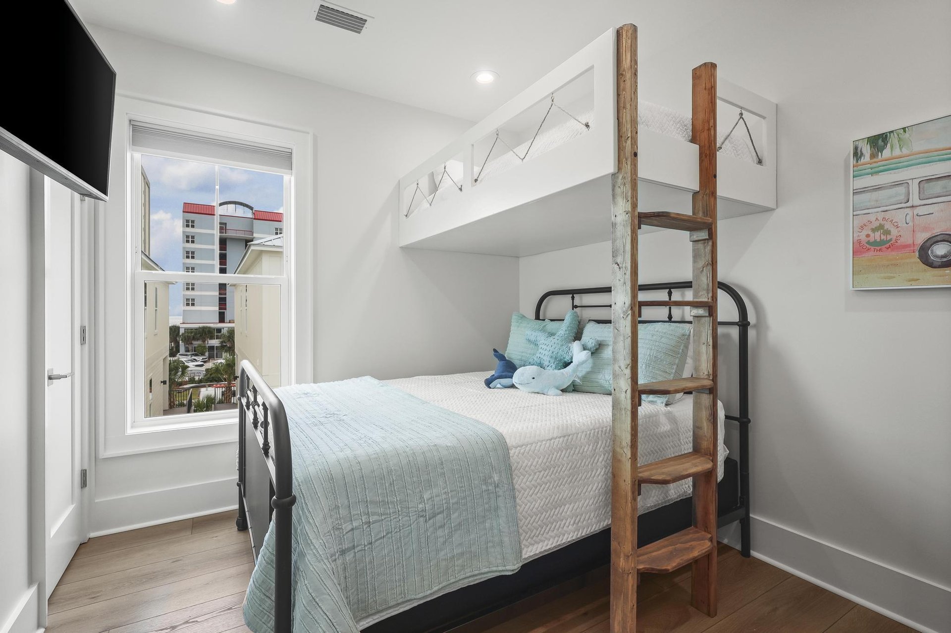 Pelican Place Cottages  D 25