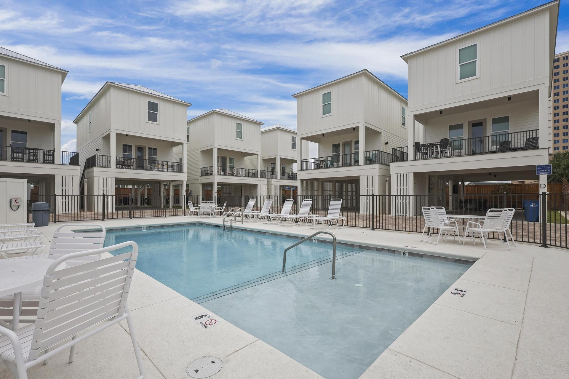 Pelican Place Cottages  D 40