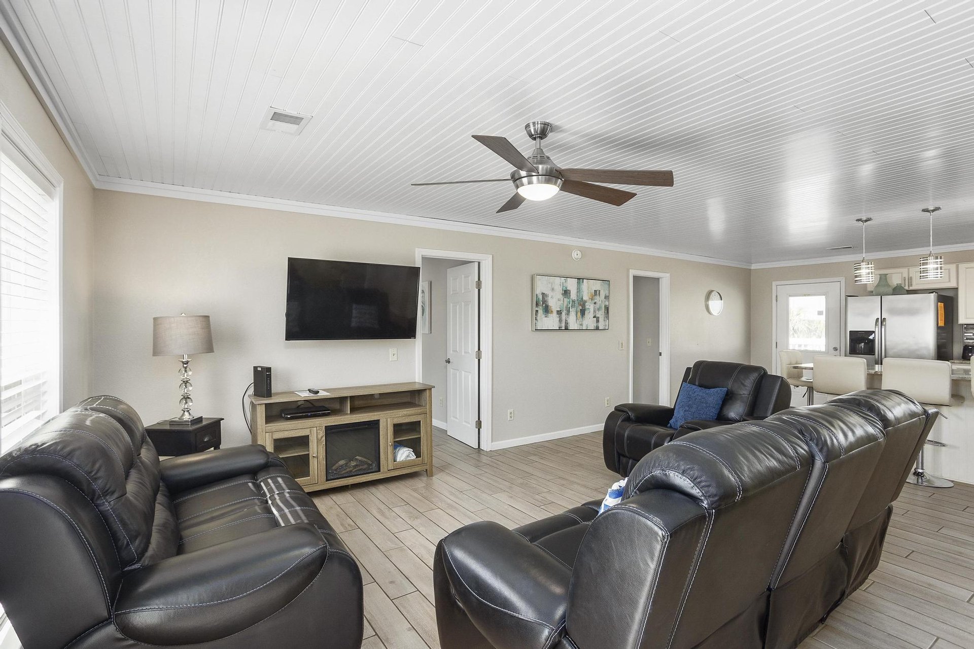 7456 Gulf Boulevard  ParrotEyes Cove 3