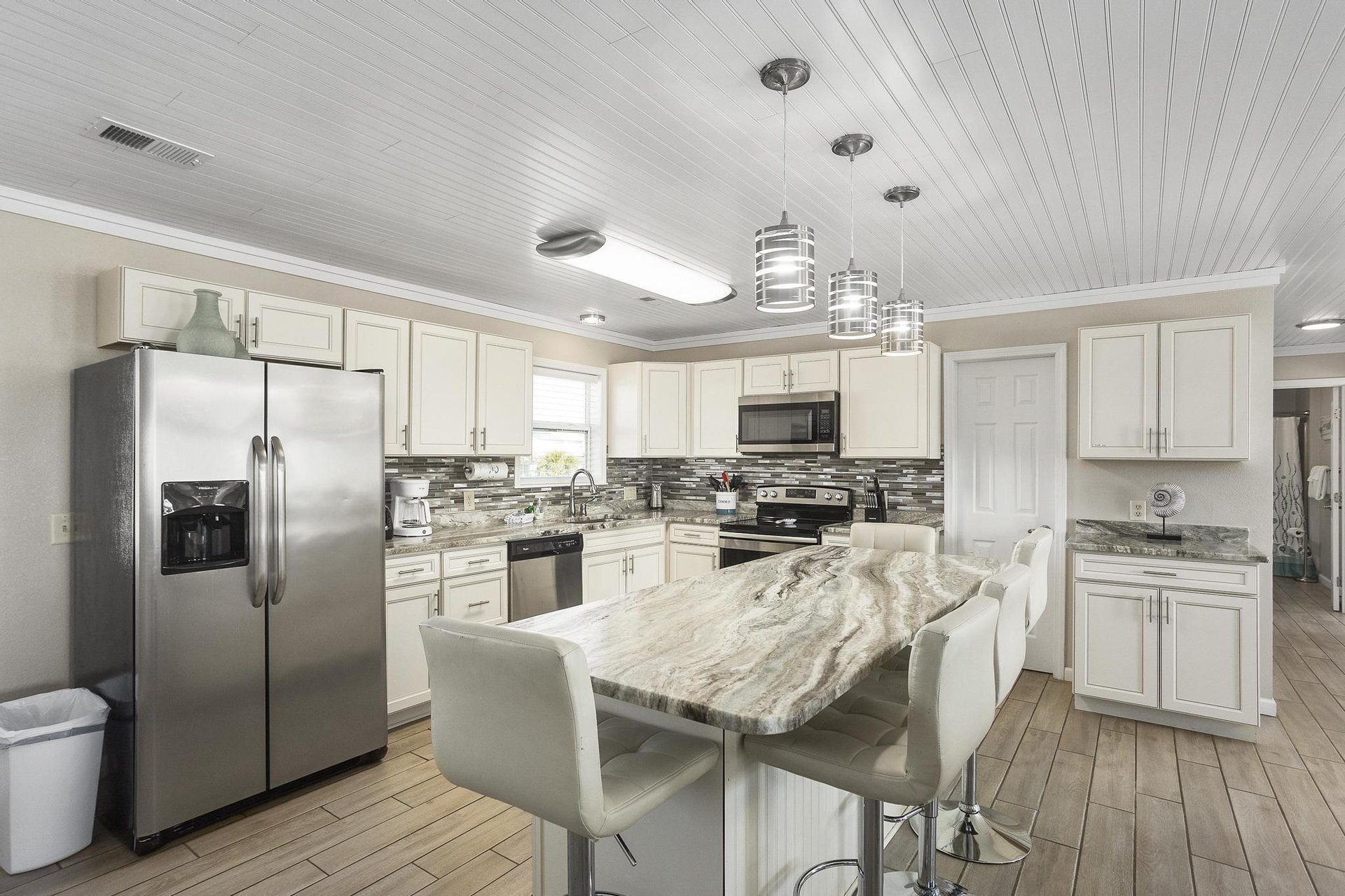 7456 Gulf Boulevard  ParrotEyes Cove 7