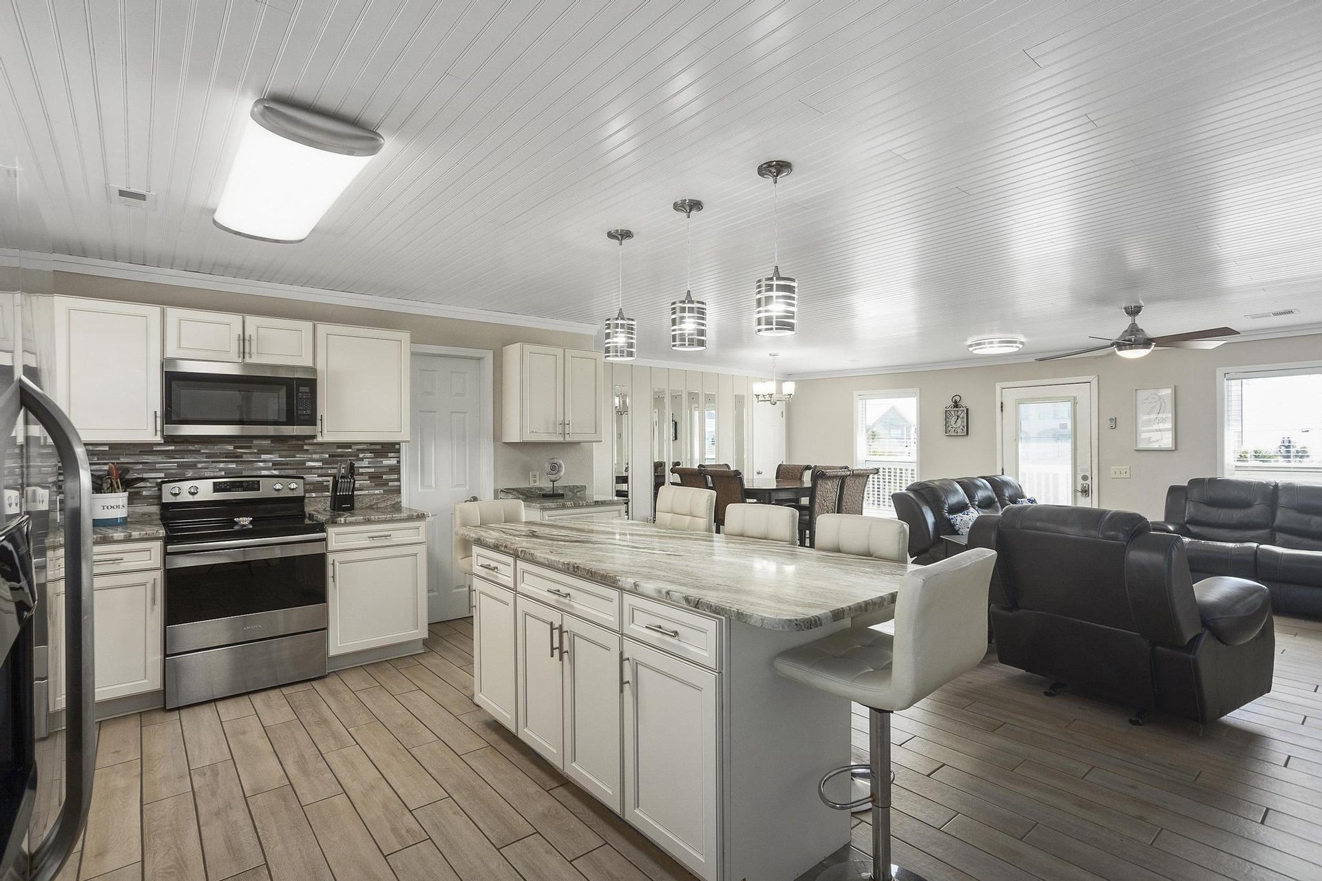 7456 Gulf Boulevard  ParrotEyes Cove 8