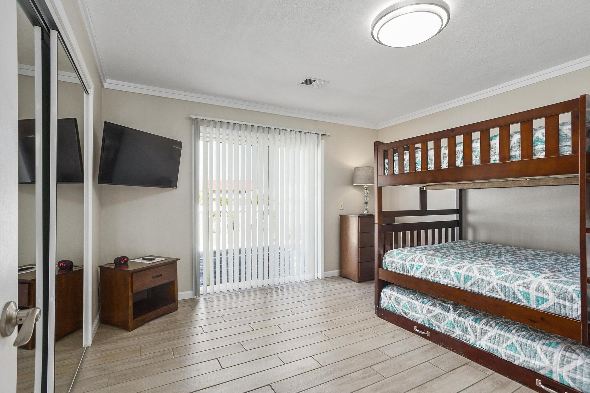 7456 Gulf Boulevard  ParrotEyes Cove 13