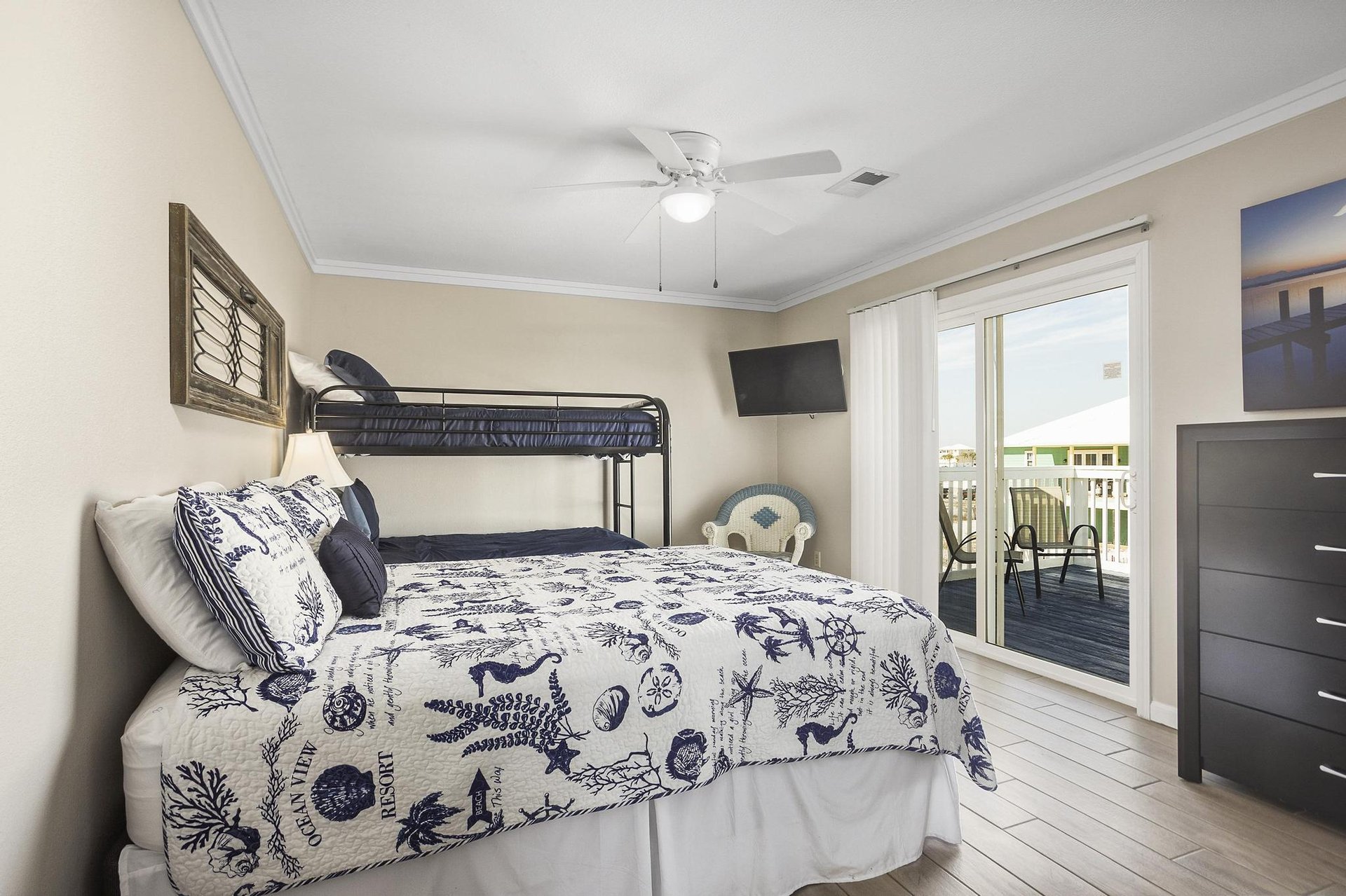 7456 Gulf Boulevard  ParrotEyes Cove 17