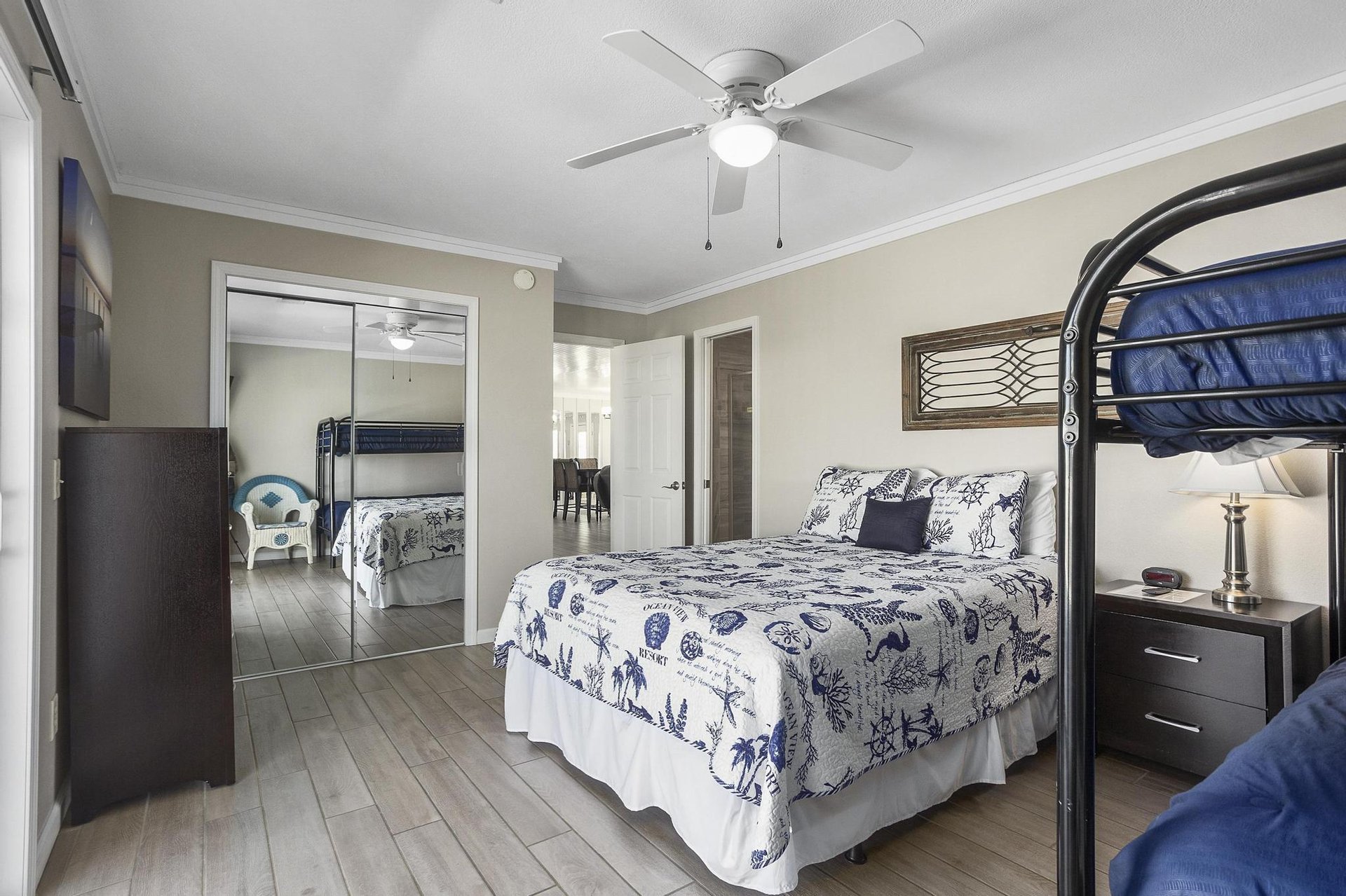 7456 Gulf Boulevard  ParrotEyes Cove 18