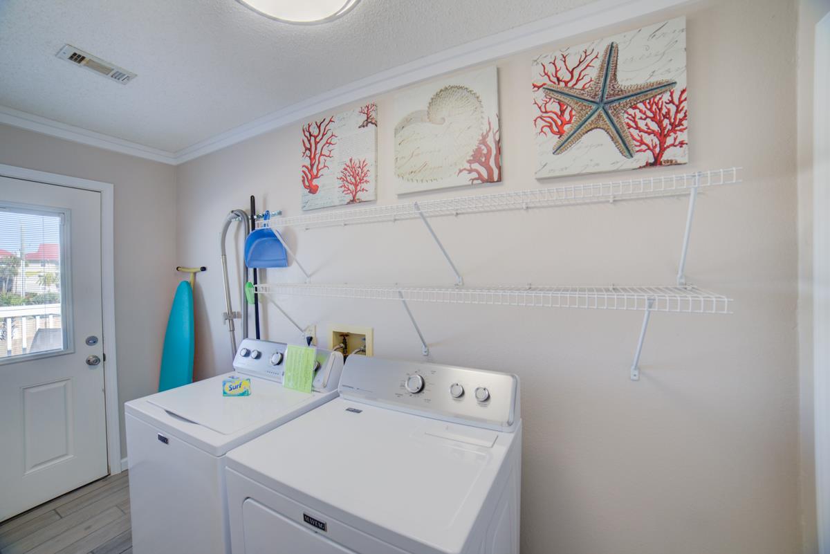 7456 Gulf Boulevard  ParrotEyes Cove 24