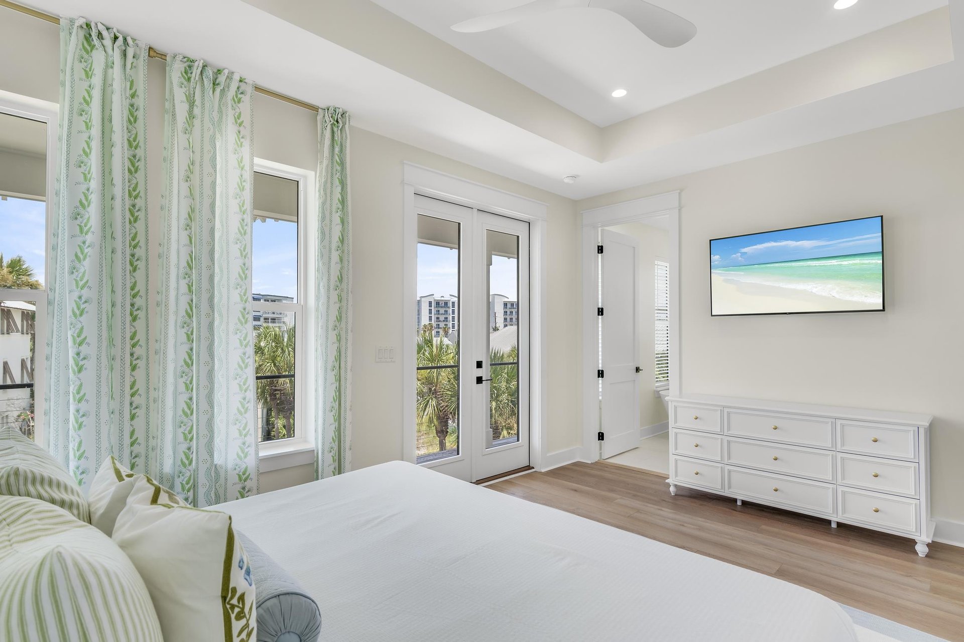 Beach Paradise Manor at Destin Pointe Resort 14