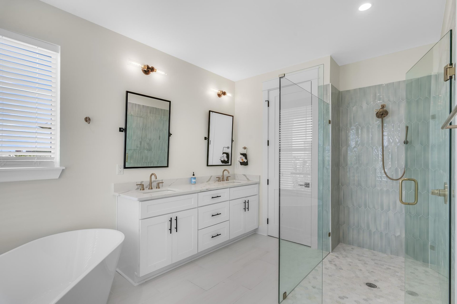 Beach Paradise Manor at Destin Pointe Resort 15