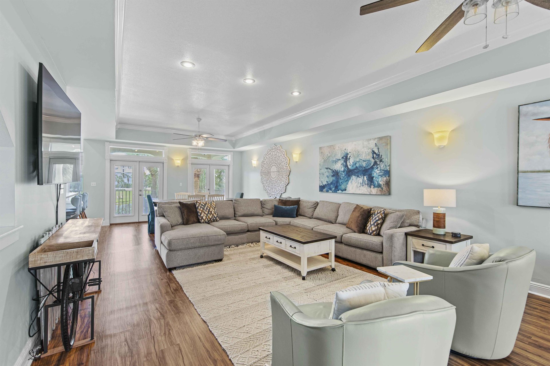 Classy Beaches at Destin Pointe Resort 4