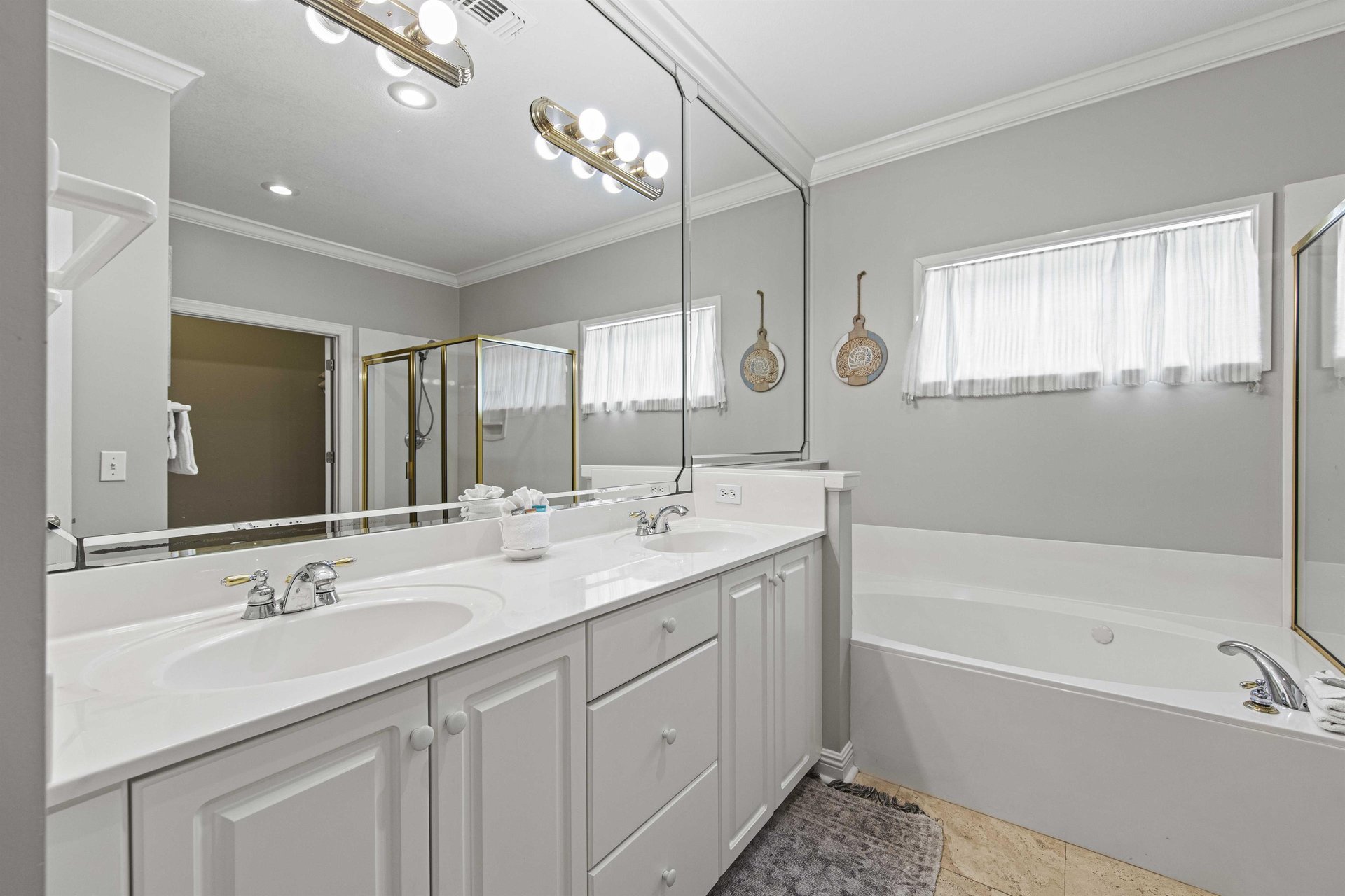 Classy Beaches at Destin Pointe Resort 17