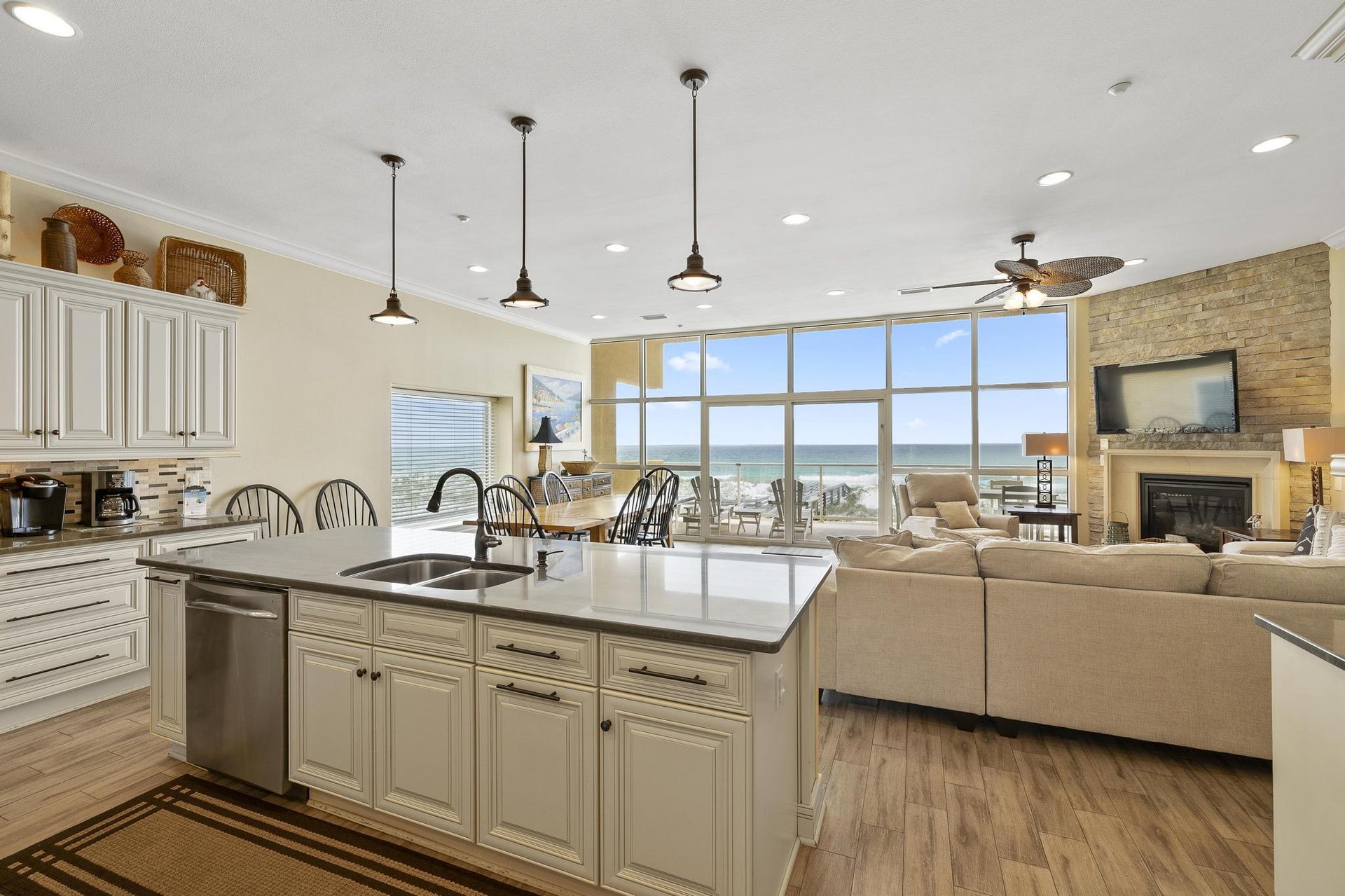 Regency Cabanas B1 9