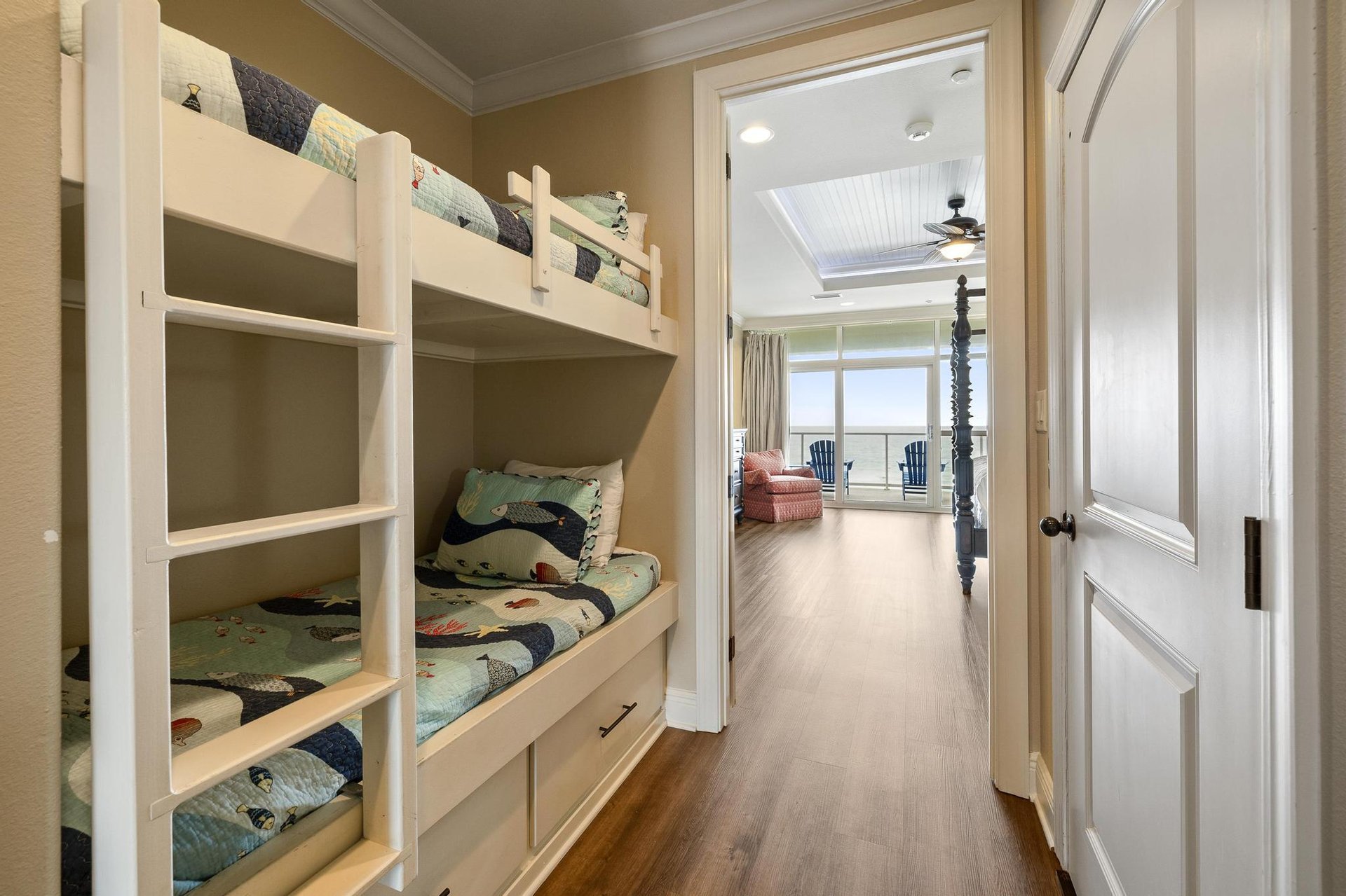 Regency Cabanas B1 23