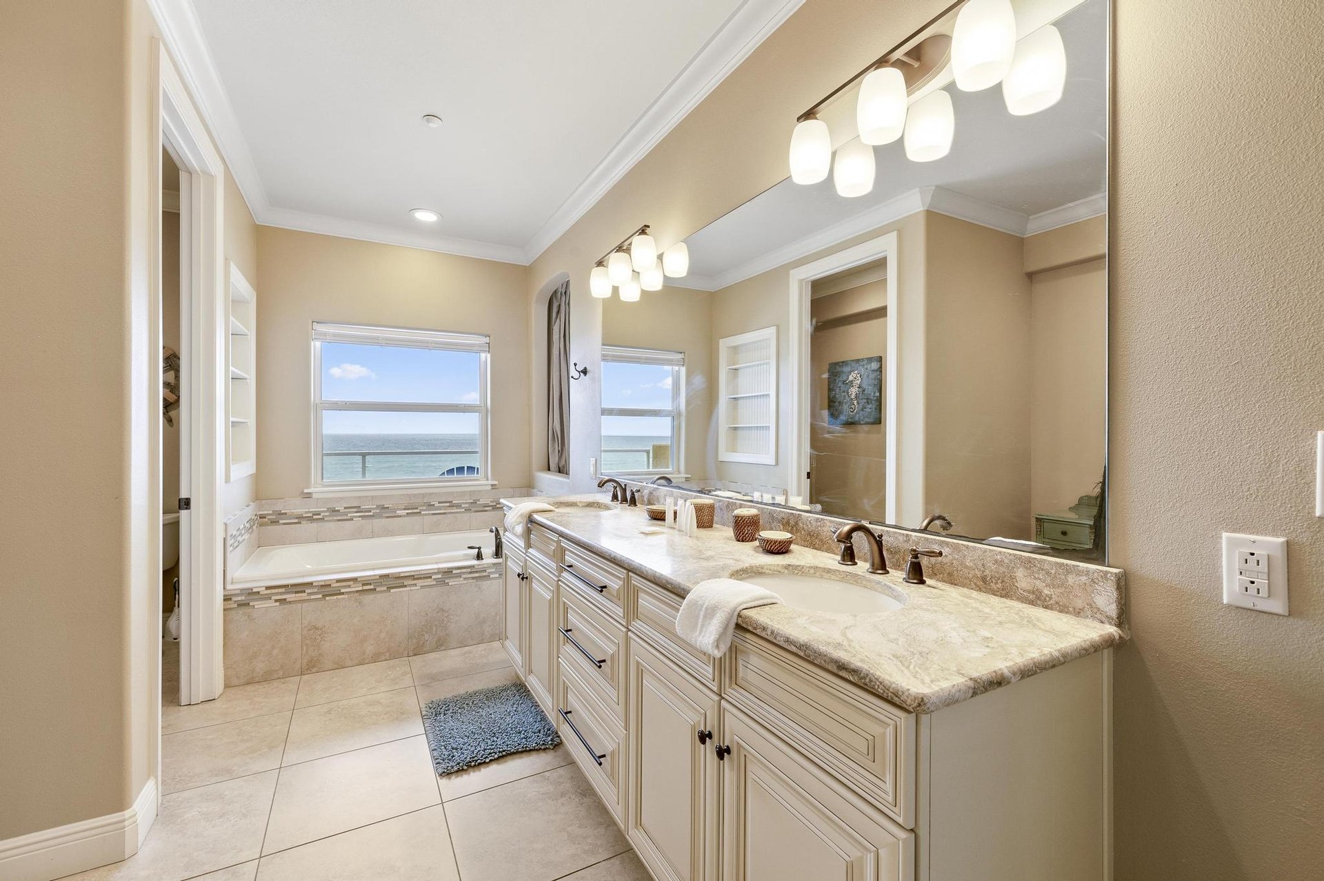 Regency Cabanas B1 27