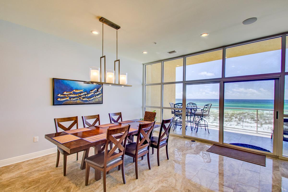 Regency Cabanas B6 9