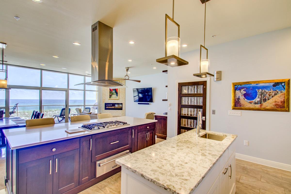 Regency Cabanas B6 12