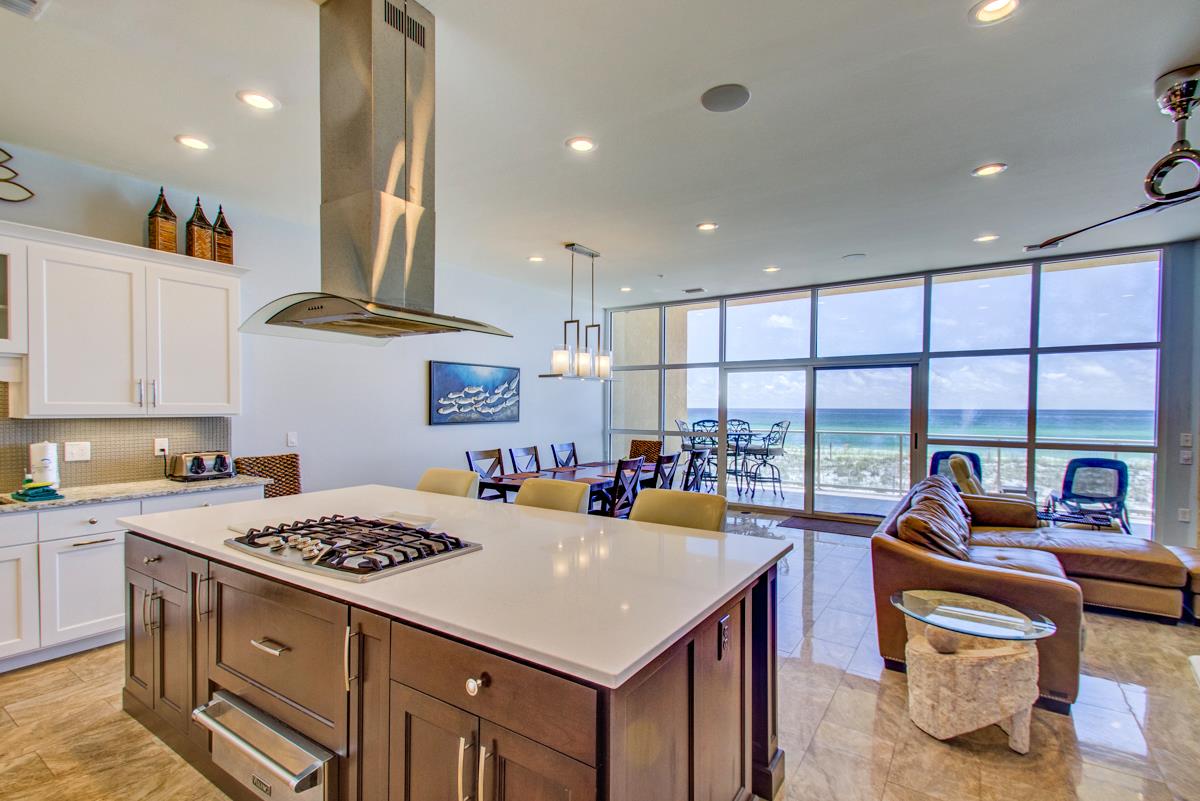 Regency Cabanas B6 13