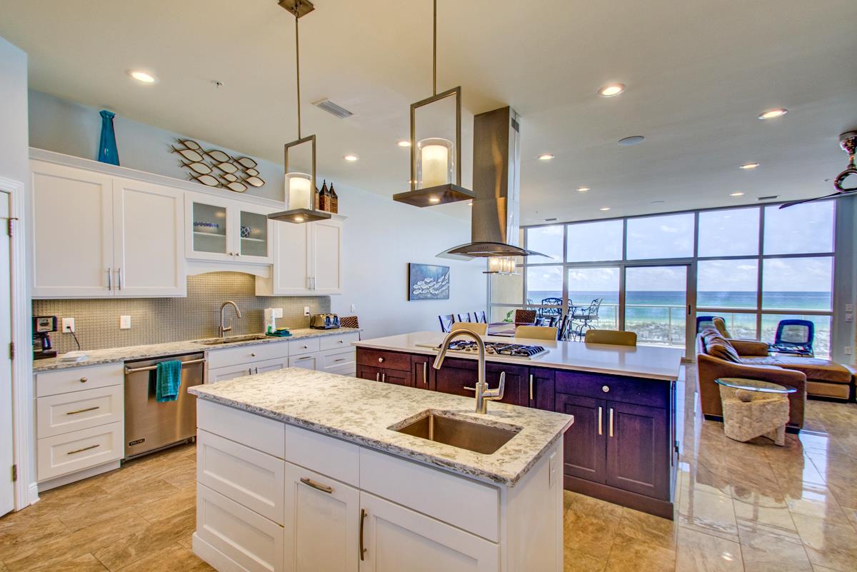 Regency Cabanas B6 14