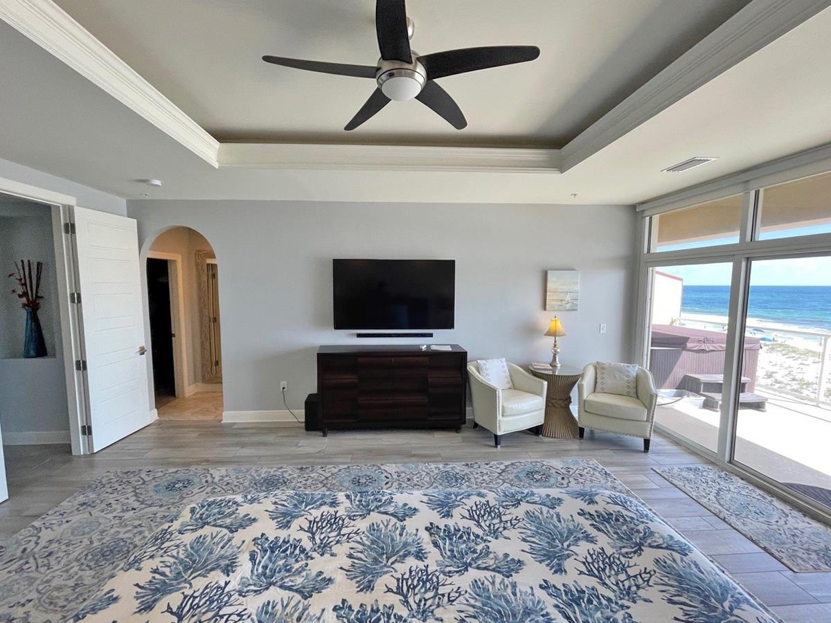 Regency Cabanas B6 18