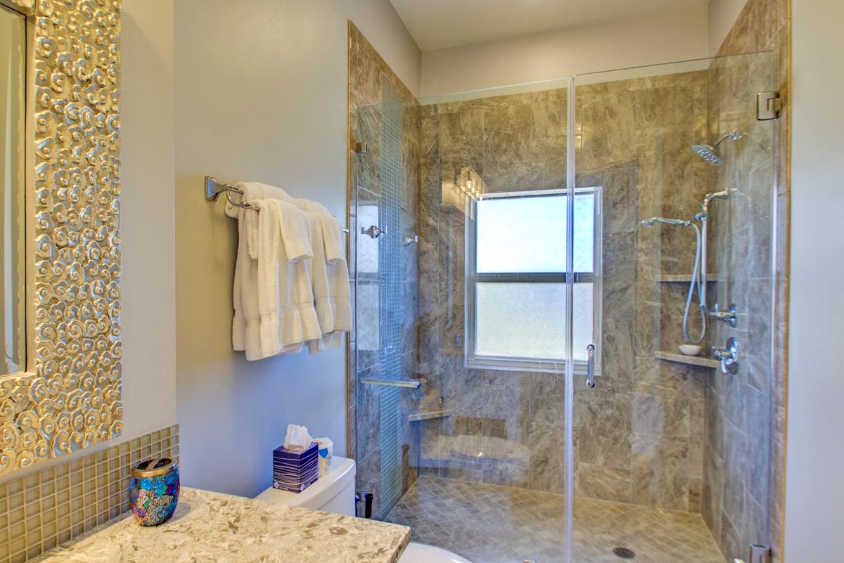 Regency Cabanas B6 37