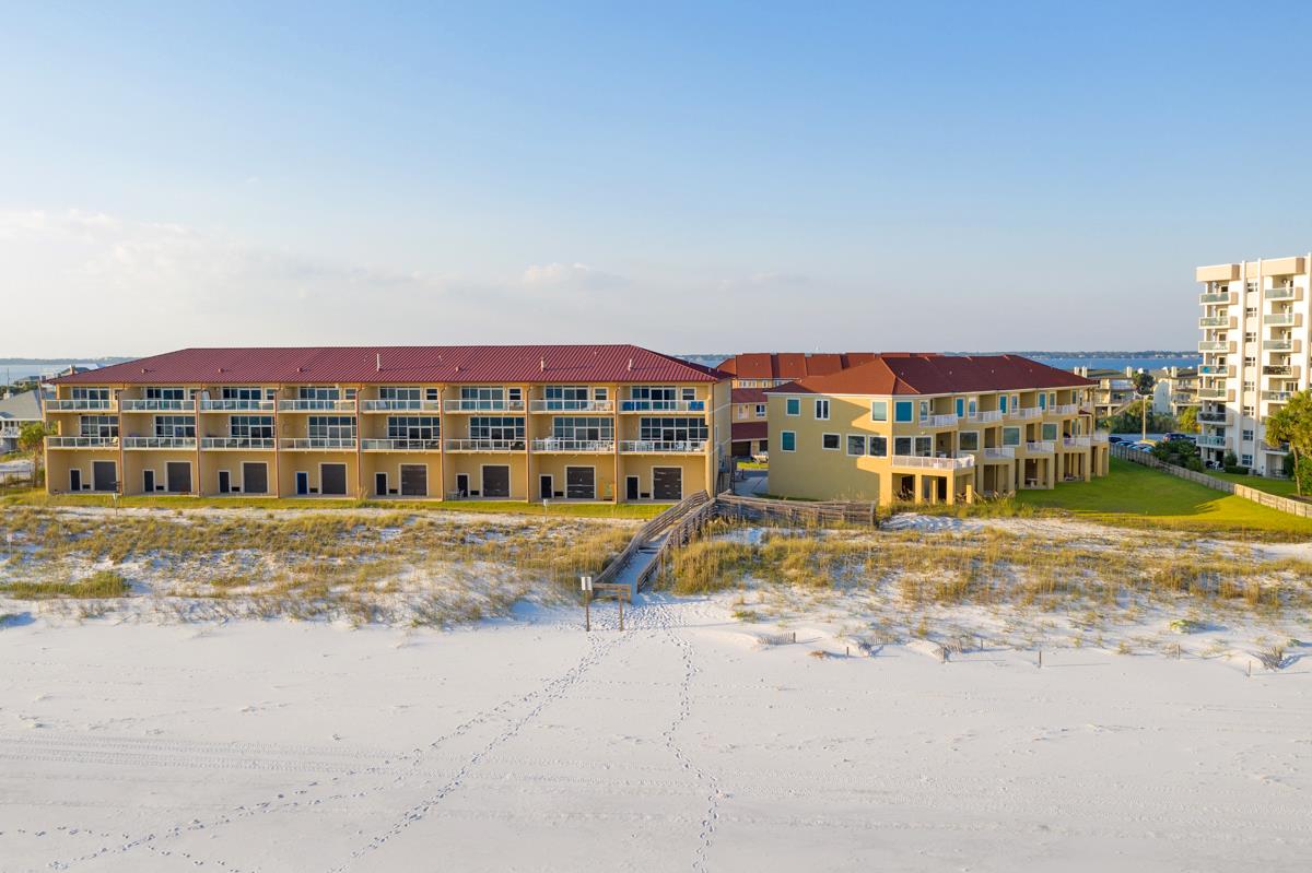 Regency Cabanas B6 44