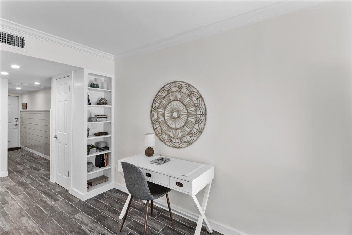 Holiday Surf and Racquet Unit 413 4