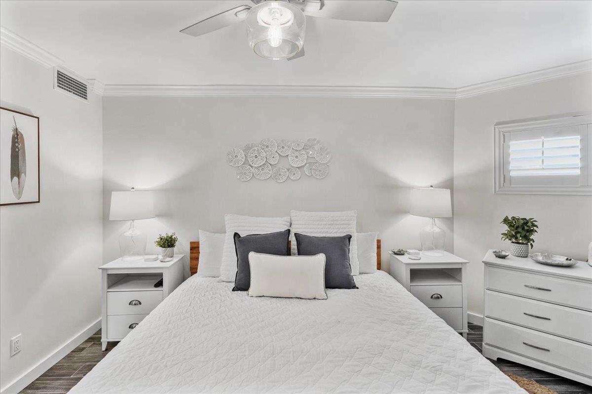 Holiday Surf and Racquet Unit 413 15