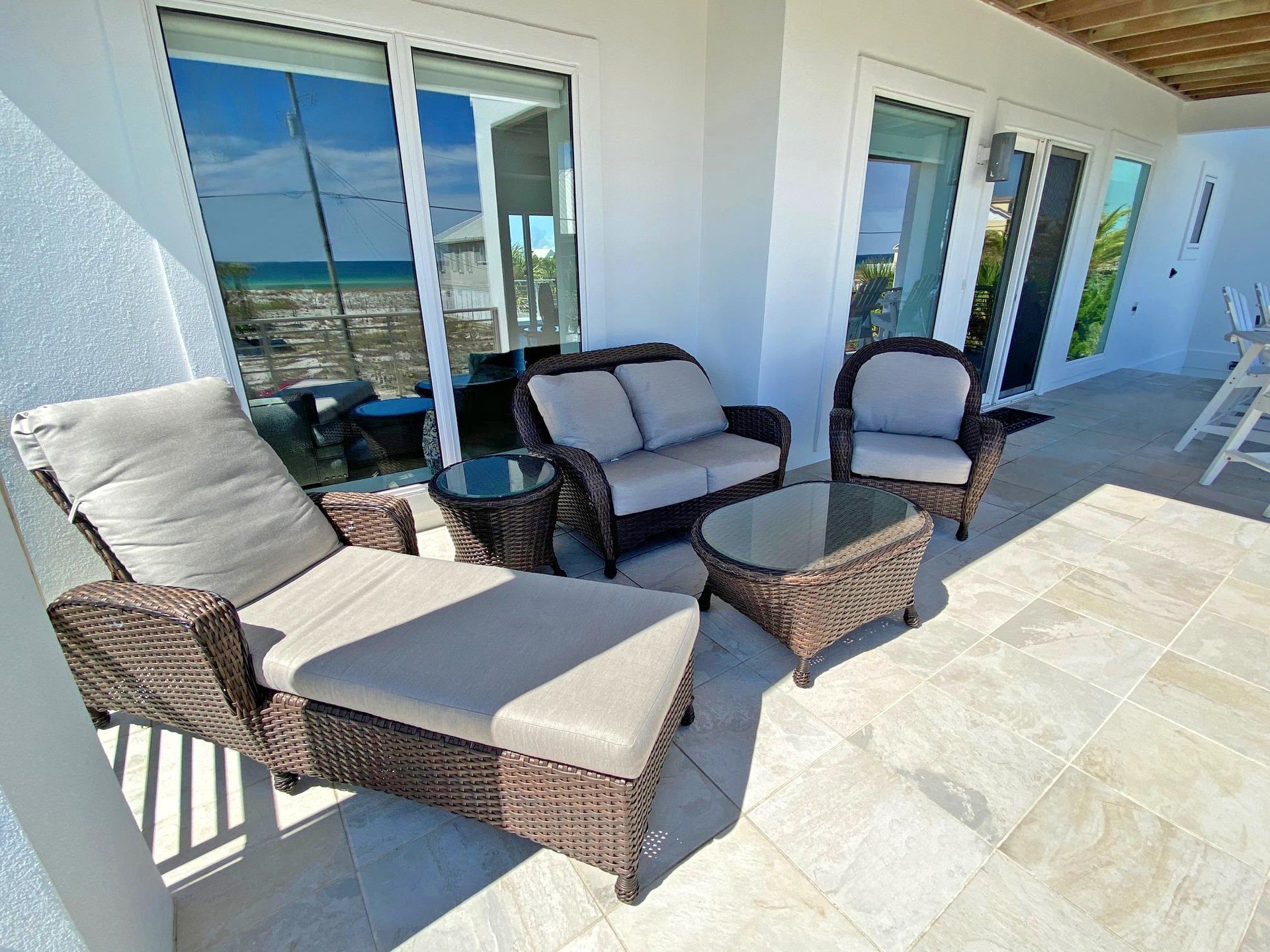 Ariola 1013  Sunshine Beach House 11