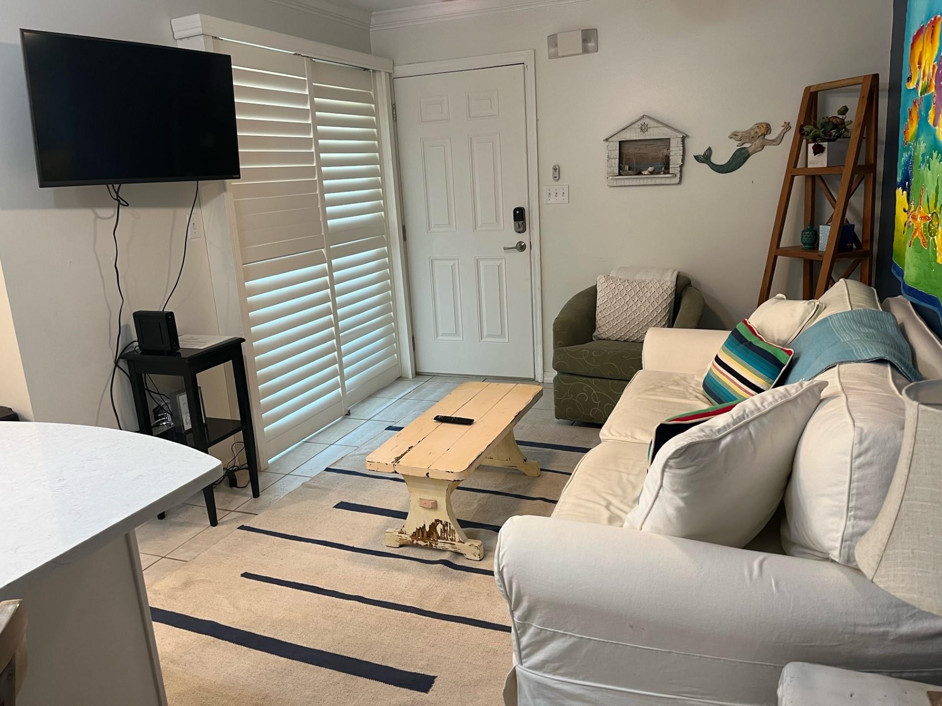 Beachside Villas 412 3