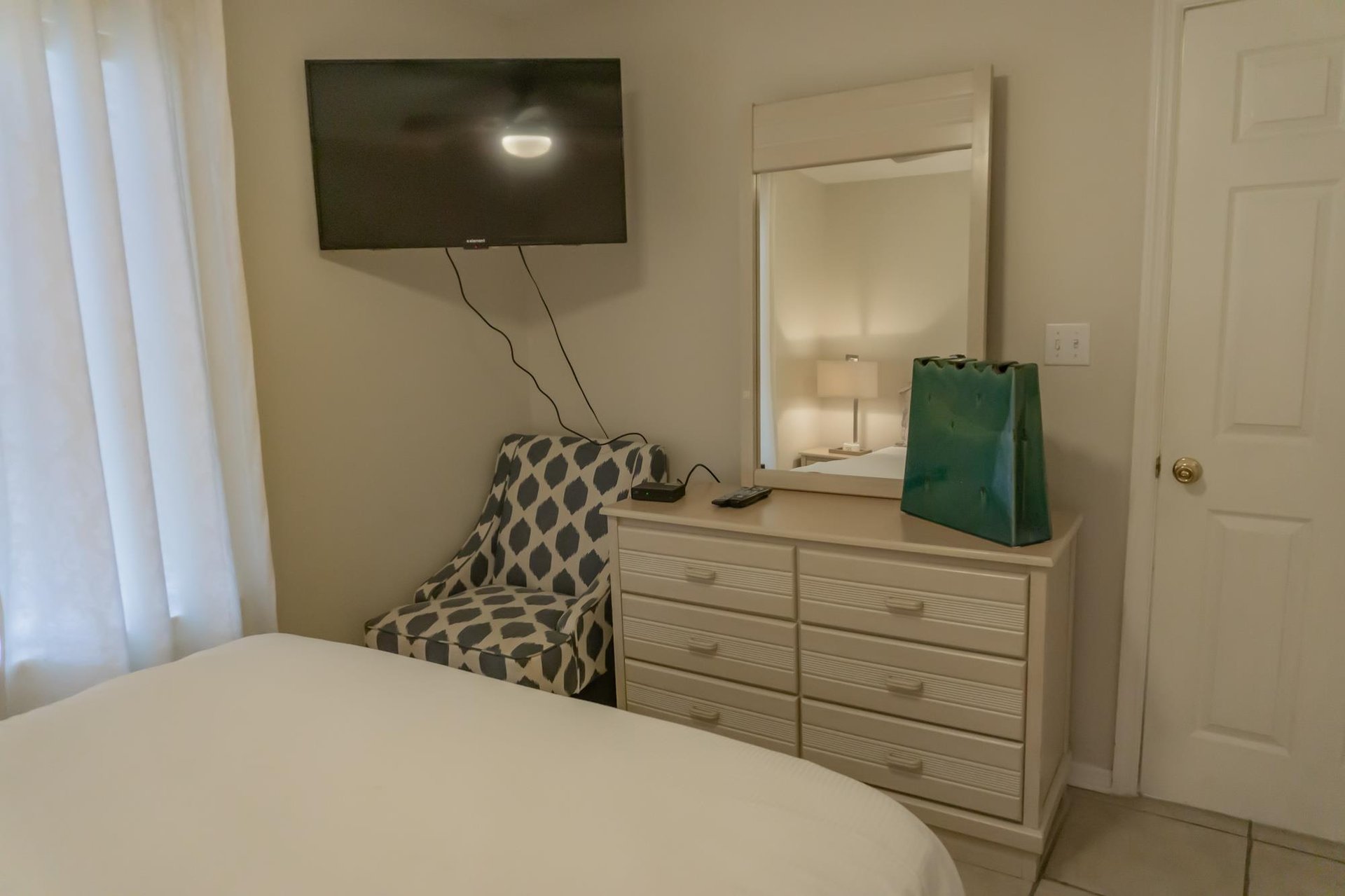 Beachside Villas 823 9