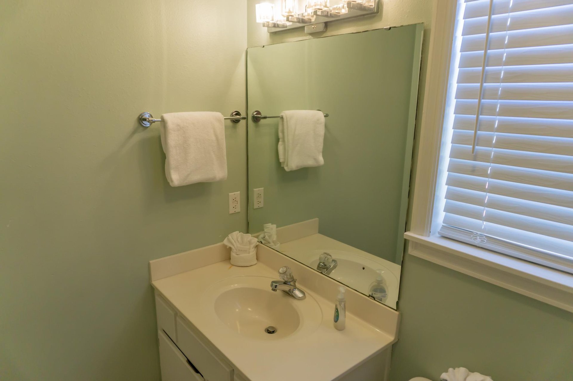 Beachside Villas 823 12