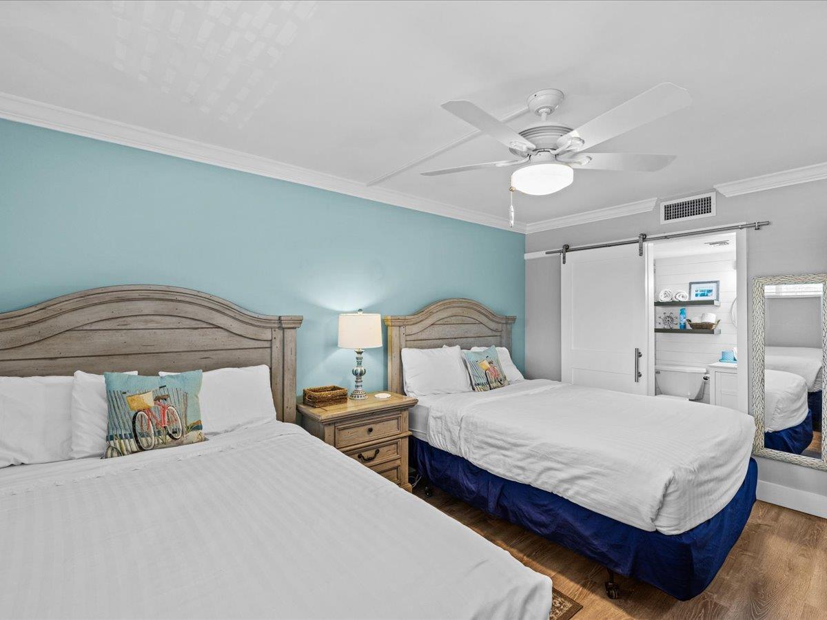 Holiday Surf and Racquet Unit 209 5