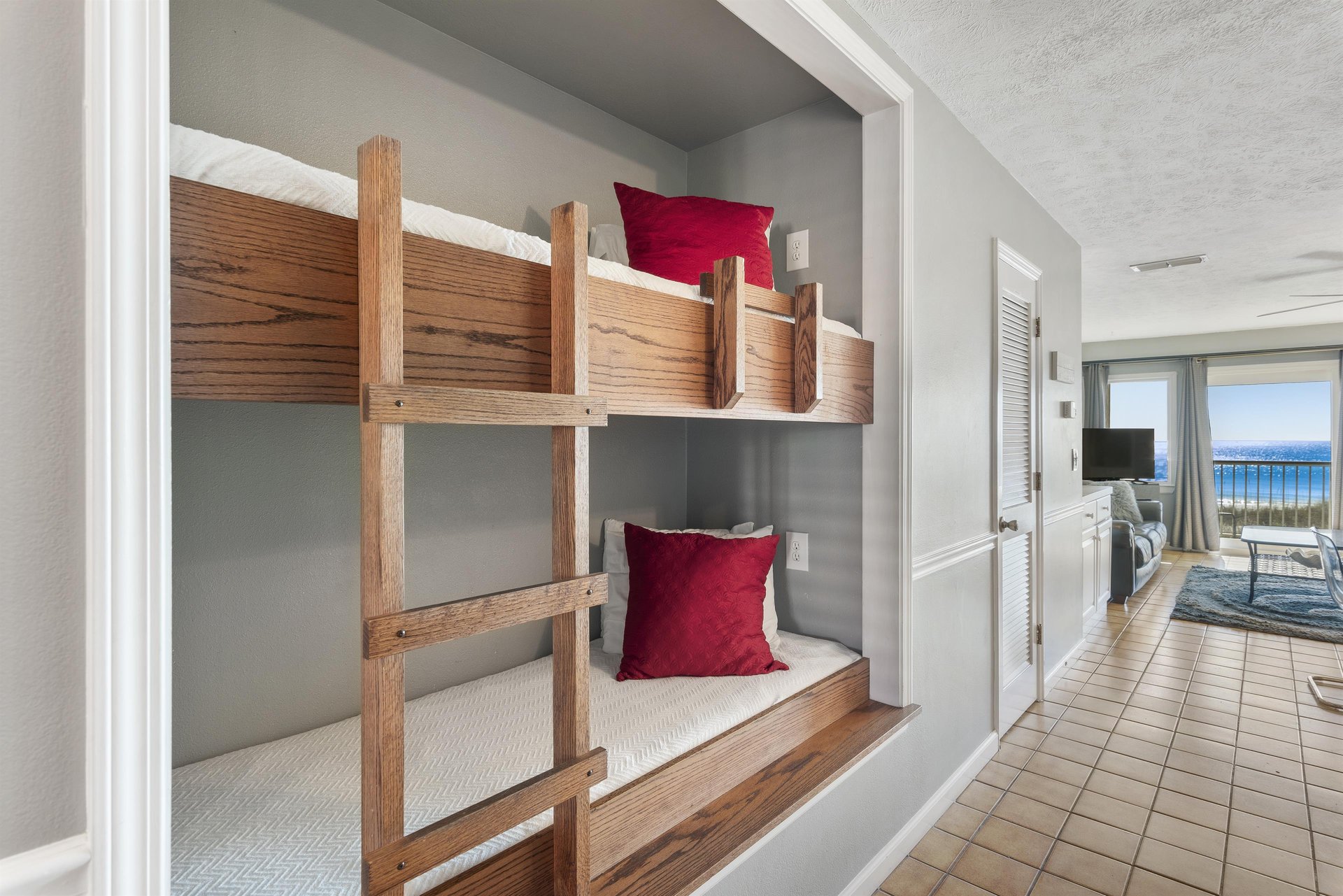 Destin Seafarer 106 10