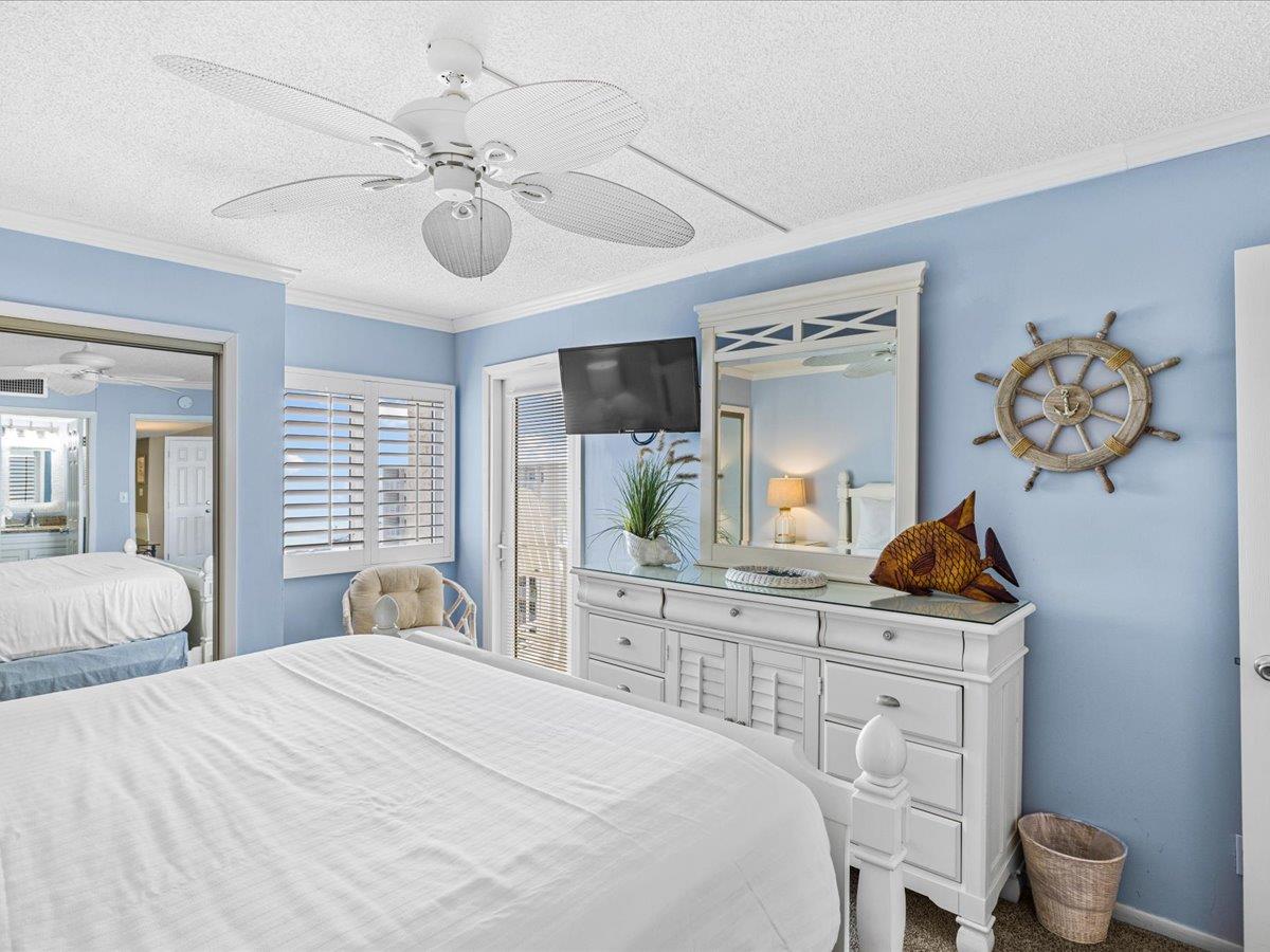 Holiday Surf and Racquet Unit 720 13