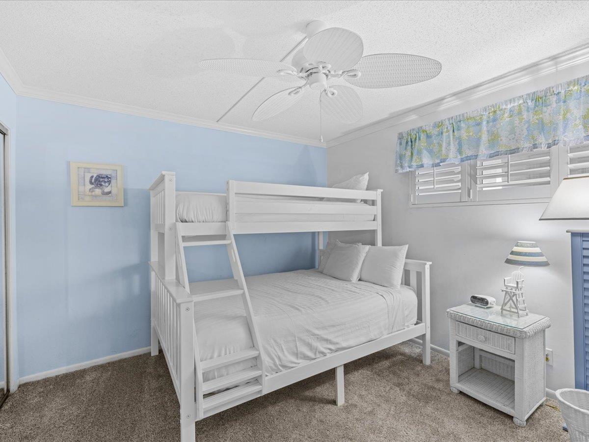 Holiday Surf and Racquet Unit 720 19