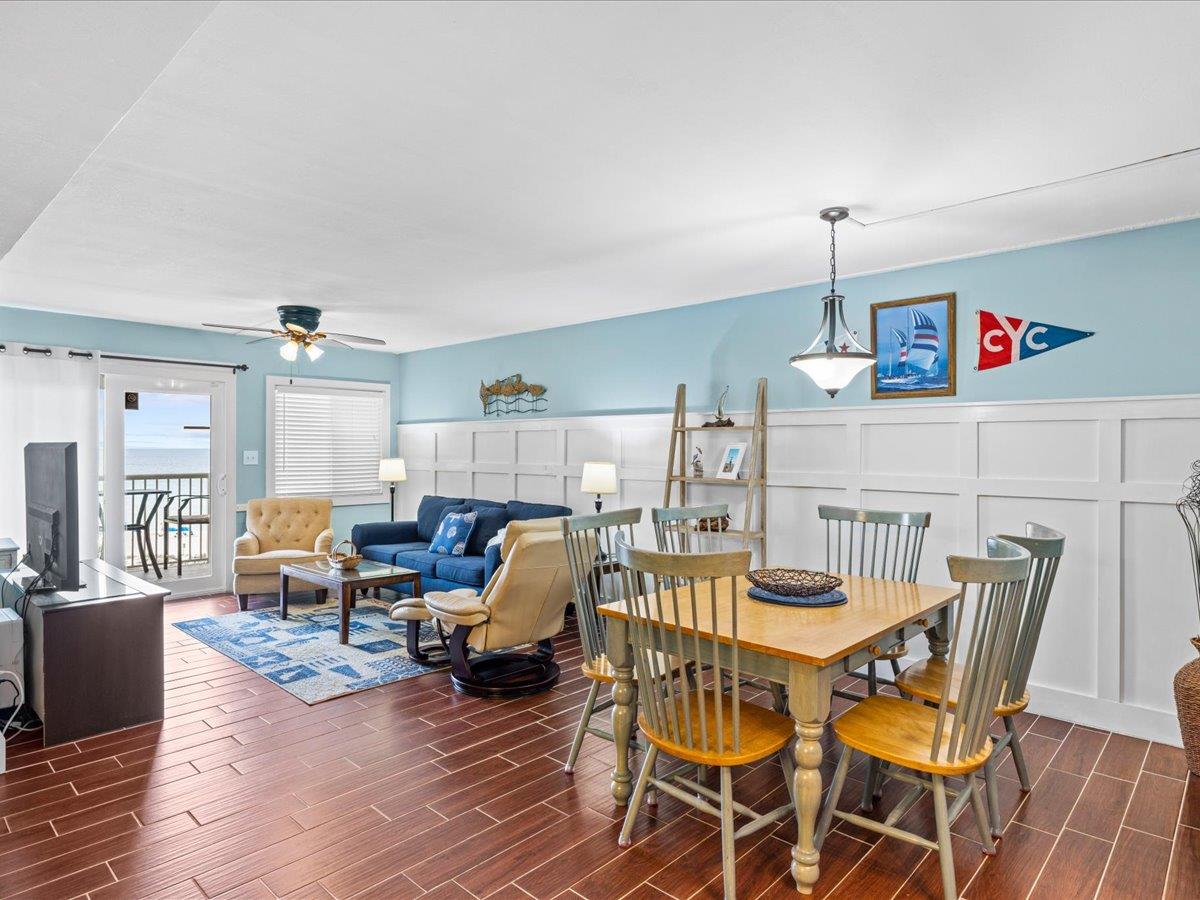 Holiday Surf and Racquet Unit 510 9