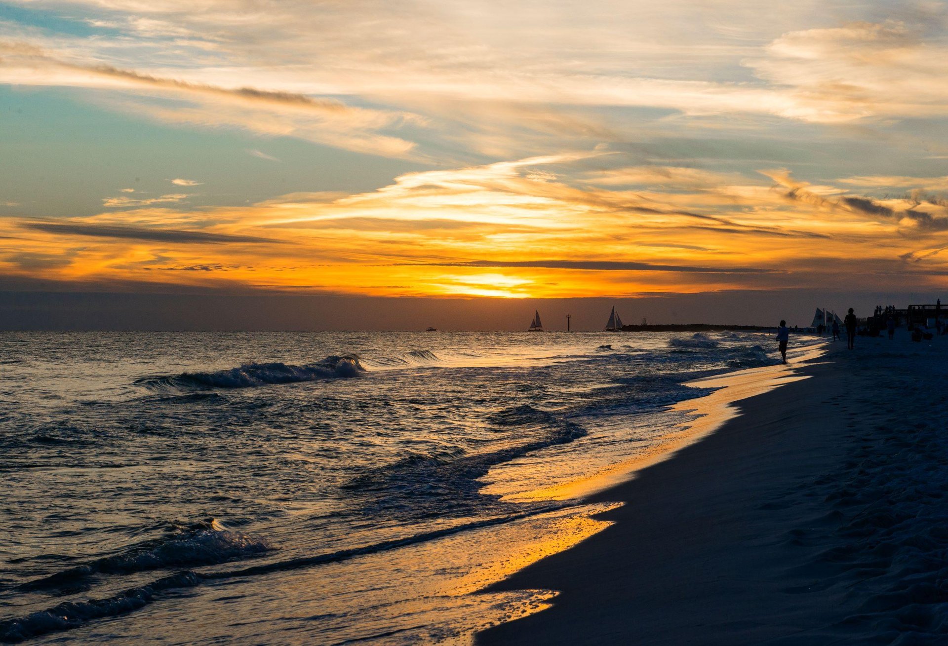 Holiday Surf and Racquet Unit 718 31
