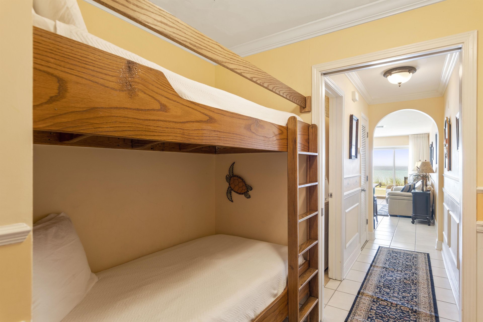 Coral Reef Club 08 10